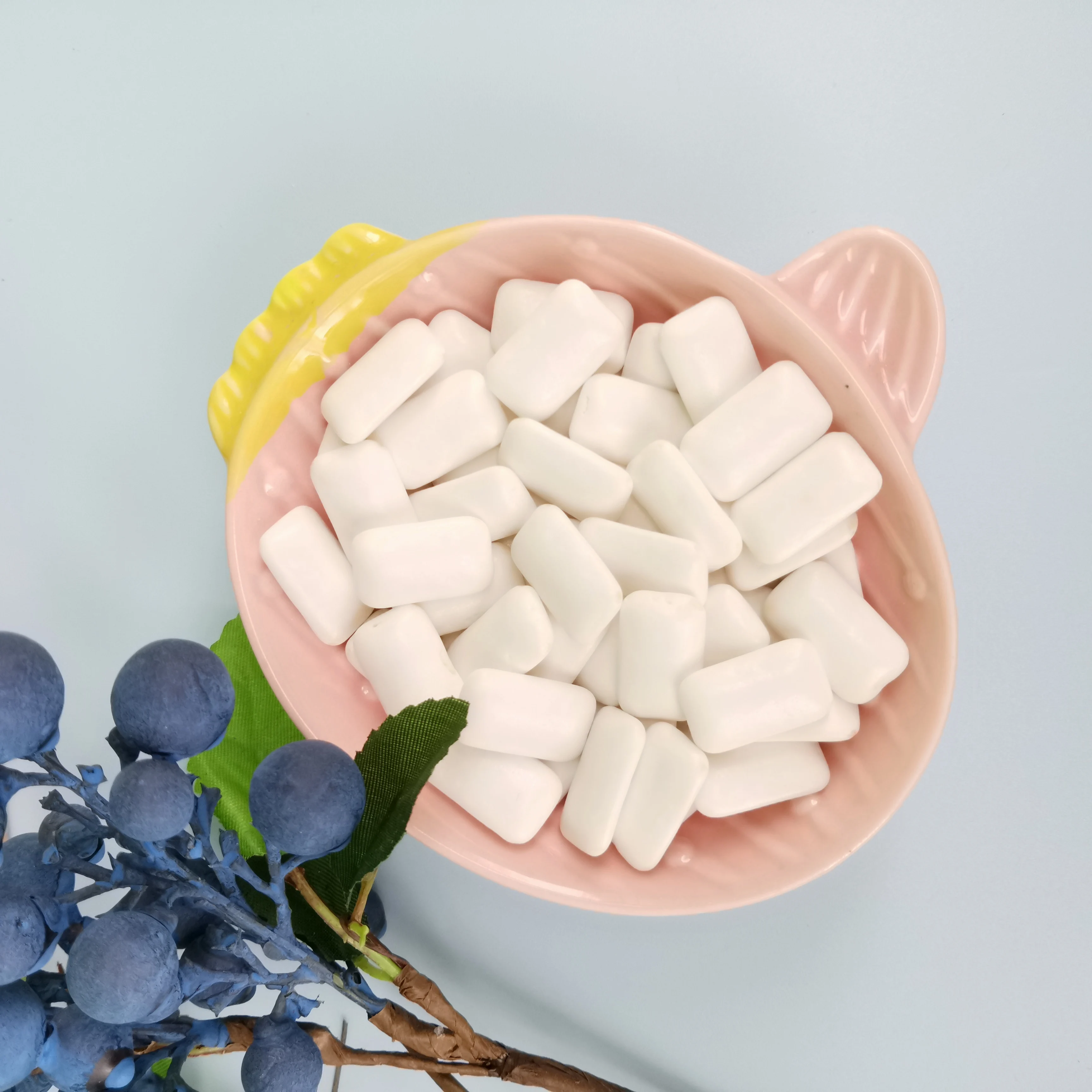 Chewing gum with xylitol free sugar