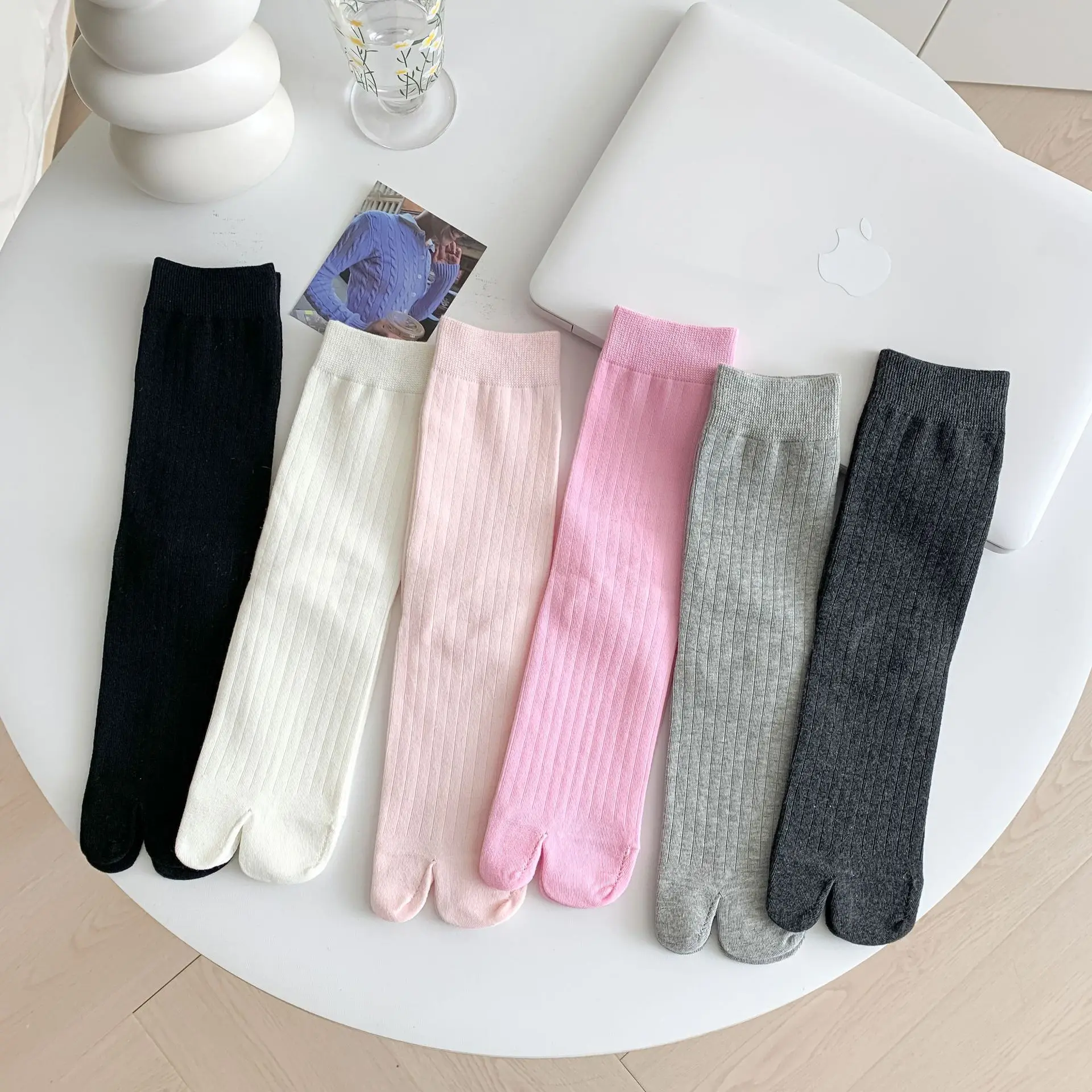 Wholesale Fashion Custom Logo split-toe Socks Comfortable Glass Silk Socks Cute Trendy Preppy style Socks For Women