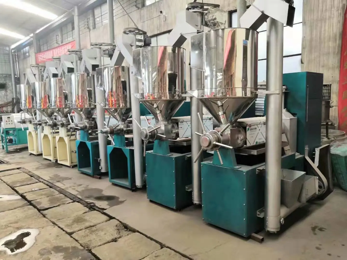 PENG MEI Factory Direct Automatic Edible Oil Press Machine Soybean Oil Processing with Motor for Corn Baobab Seeds Oil Pressing