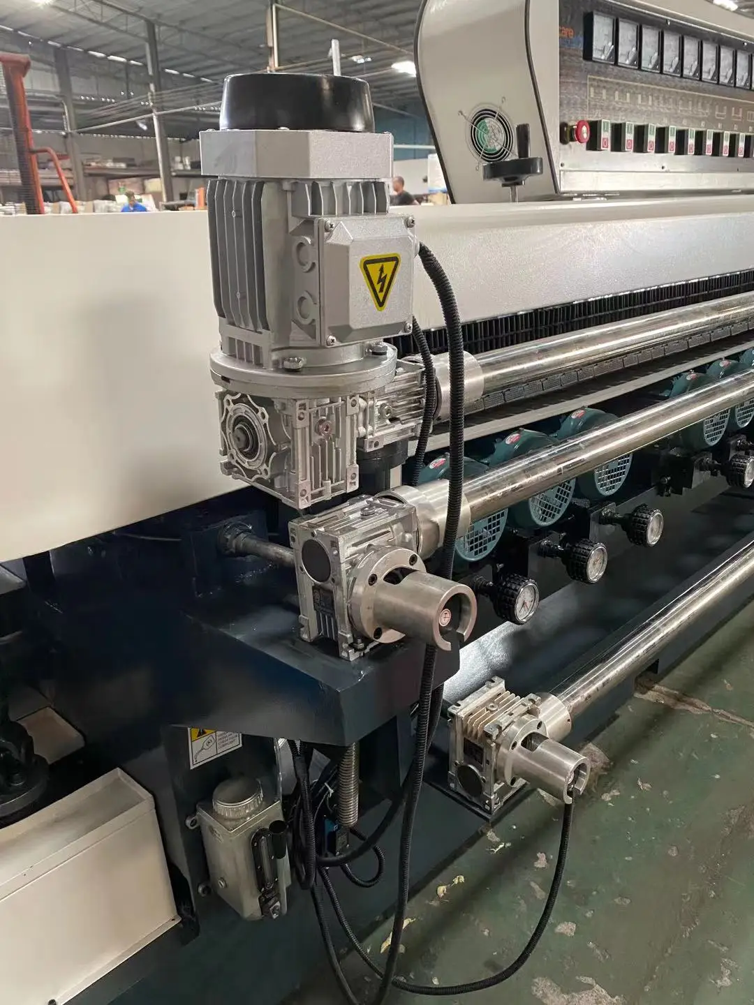 Vertical glass straight bevel edging machine