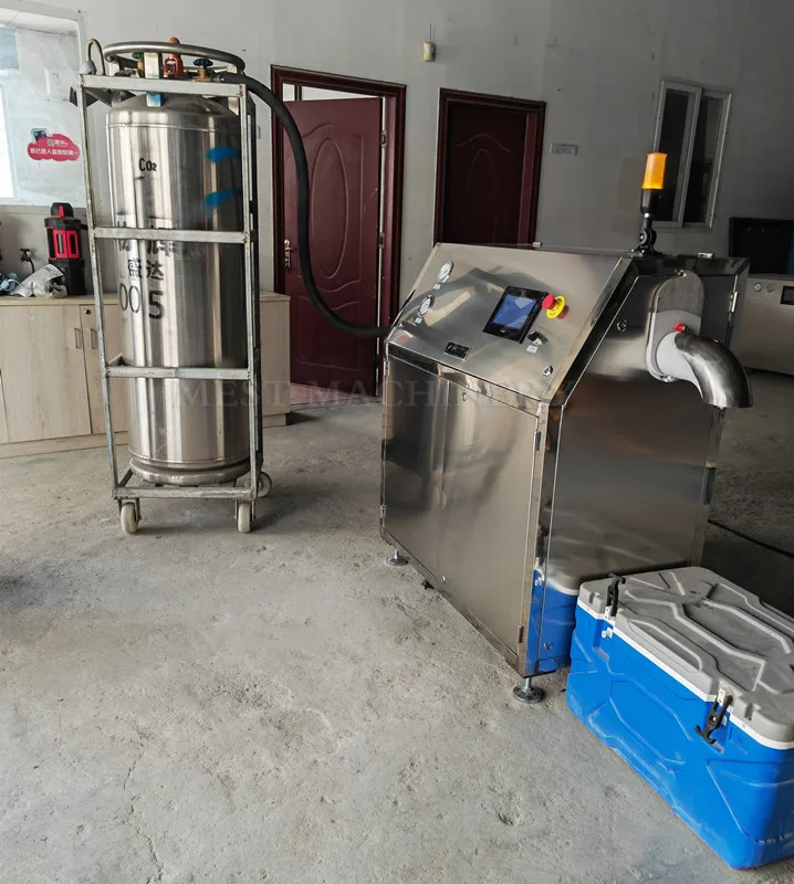 Low Cost Solid Co2 Ice Block Making Machine 3mm 16mm CO2 Dry Ice Pellet Machines