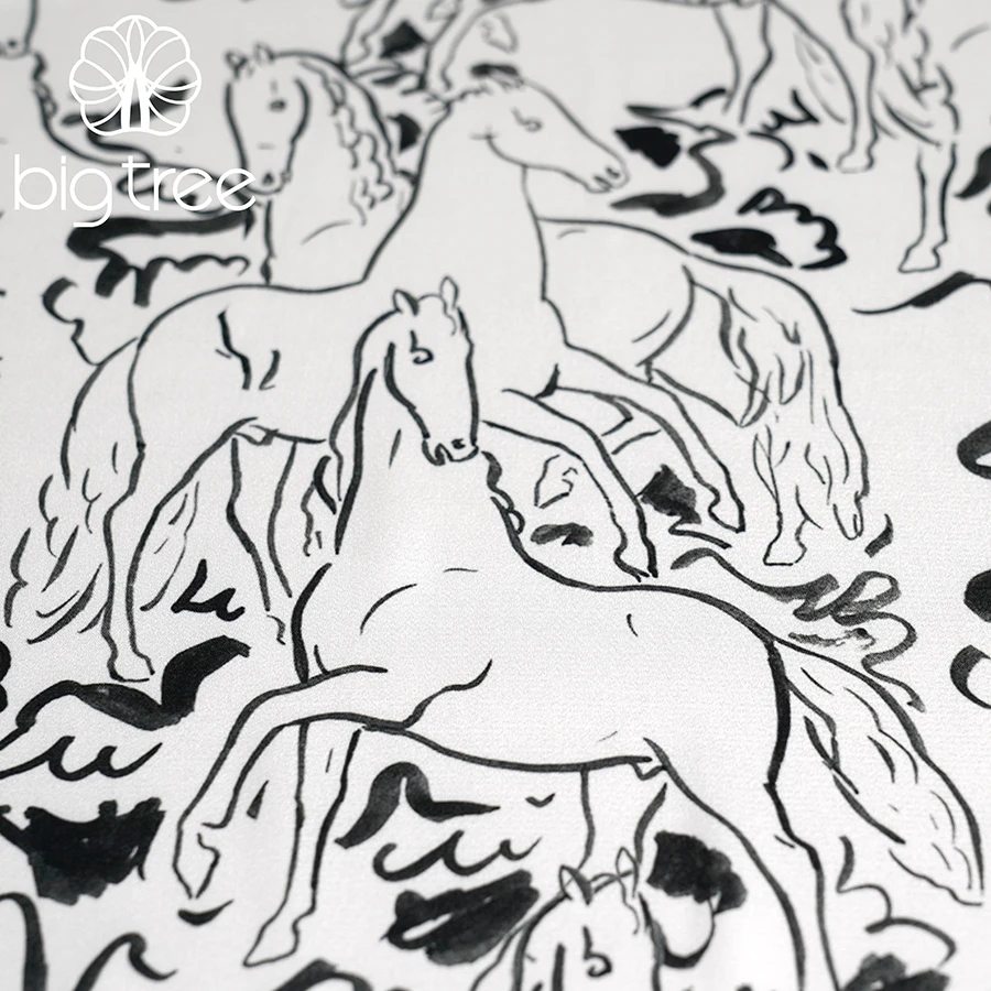 New Design 100% Polyester Graffiti Horse Animal Print Digital Printed Silk Satin Fabric for Dress Skirt Robe