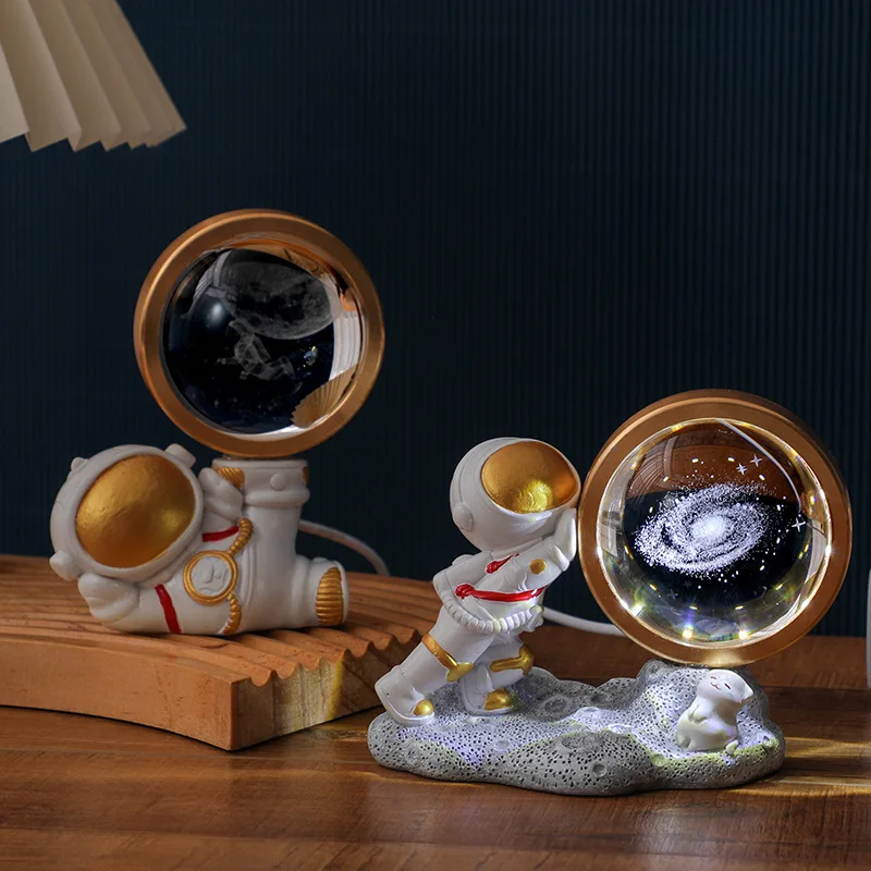 Home Decoration Luminous Galaxy Moon Crystal Ball Lamp Resin Base Astronaut Night Light Rotatable 3D Crystal Ball Saturn Lamp