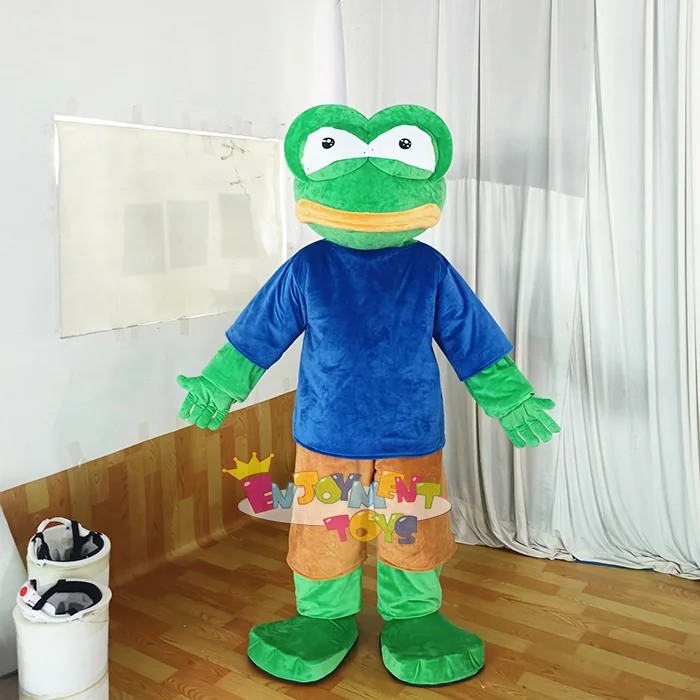 Костюм для куклы с большими глазами и лягушкой