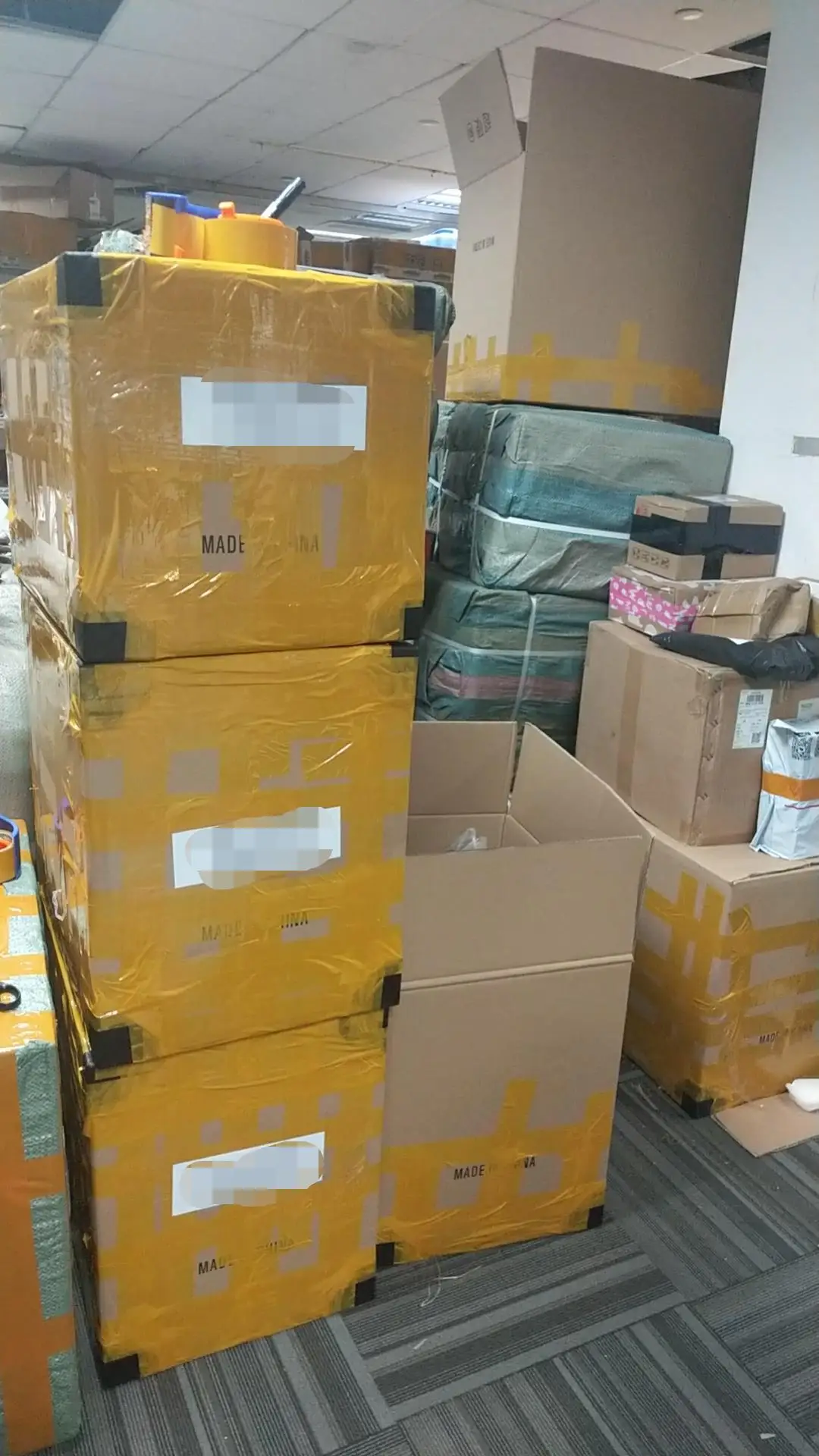 different cargo from different suppliers consolidate into one shipment to reduce shipping cost and offer shipping plan