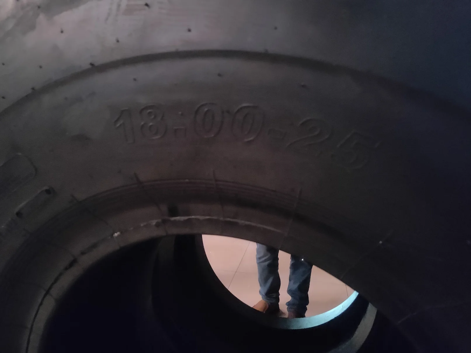 OTR DOZER  TYRE BIAS TIRE 20.5-25    20.5x25