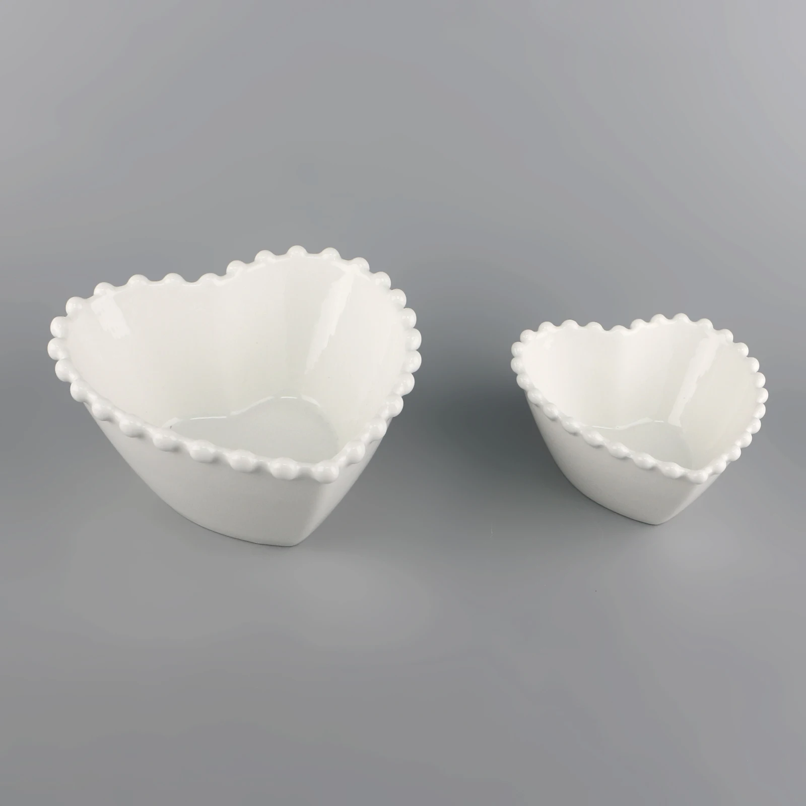 Heart-Shaped Ceramic Soy Sauce Dipping Bowls with Beaded Edges Side Dishes for Snack Sushi Fruit Appetizer Dessert Bowl