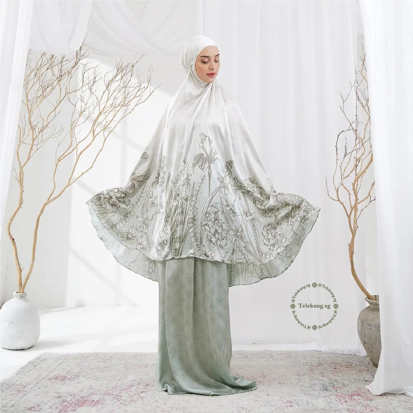 Print matcha satin silk prayer set sajadah 2 in 1 travel telekung muslim lady waterproof material adjustable zipper under chi