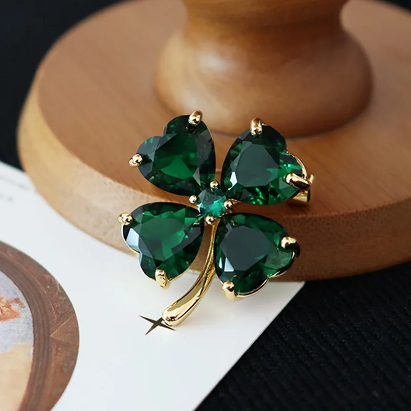 Luxury Broche Designer Four Leaf Clover Brooches Women Elegant Gemstone Zircon Brooch Pin Suit Clothing Decorations Fine Jewelry