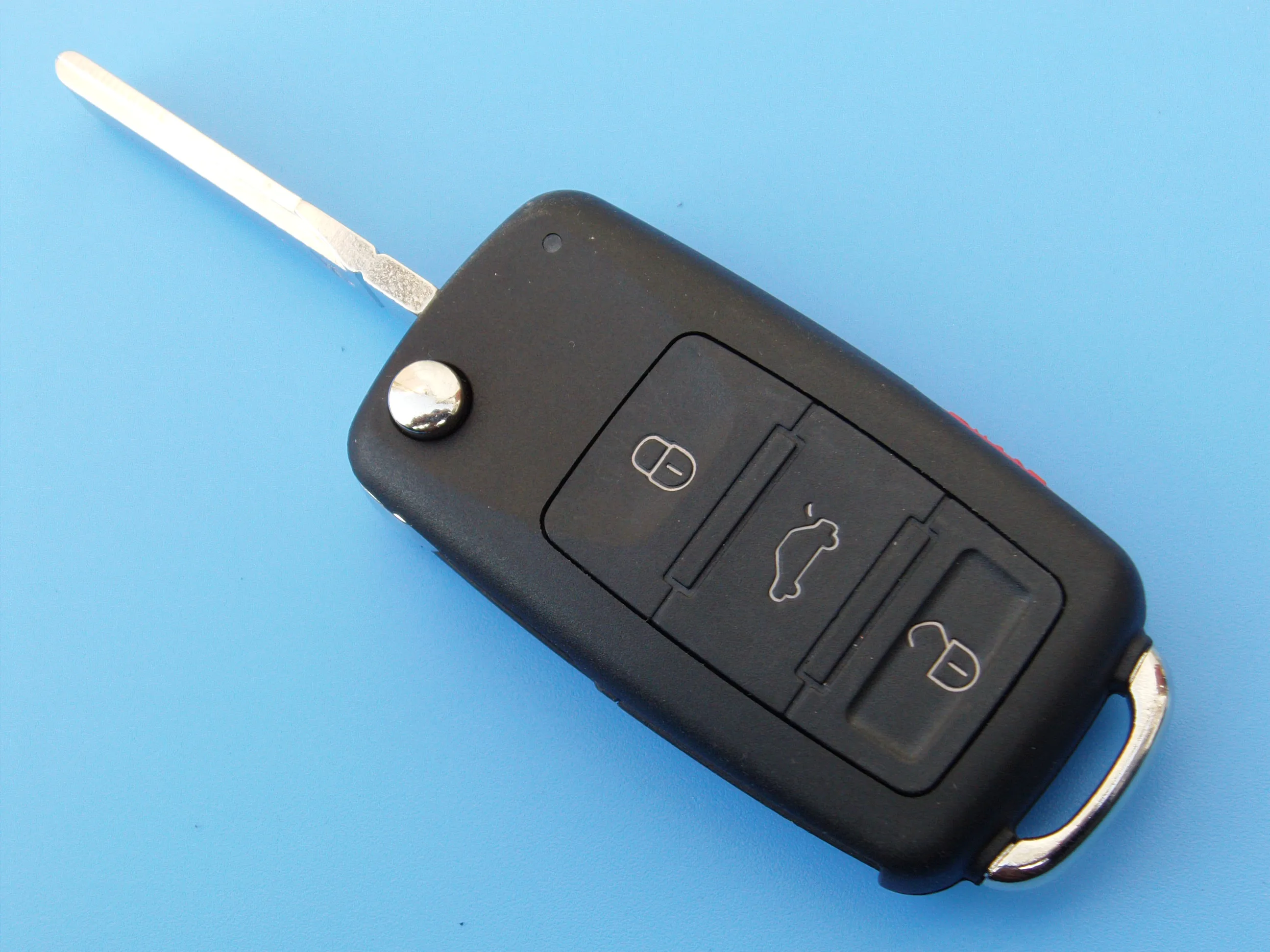 Hot seller A-udi 3+1 buttons flip folding remote control fob key case cover blank for A3 A4 A6 A8 with HAA blade