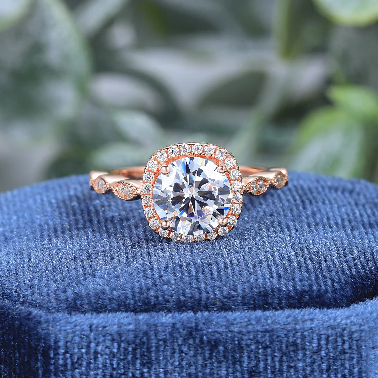 Beautiful Rose Gold Wedding Ring Round 8mm Moissanite Lab Made Diamond 9K-18K Gold Halo Solitaire Women Wedding Ring