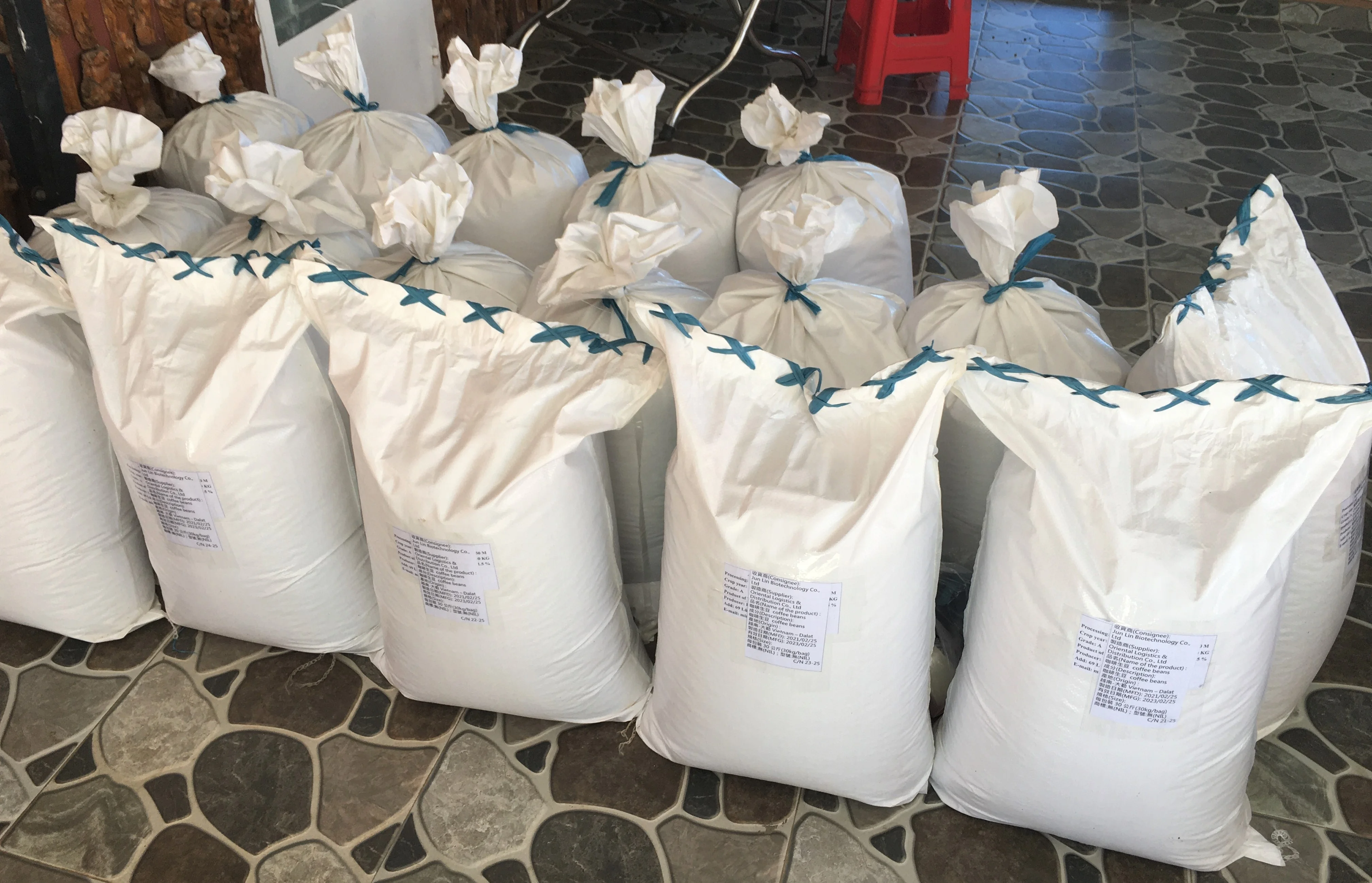 
Wholesale Specialty High Quality Full-Wash Processed Arabica Green Coffee Beans from Vietnam Da Lat 