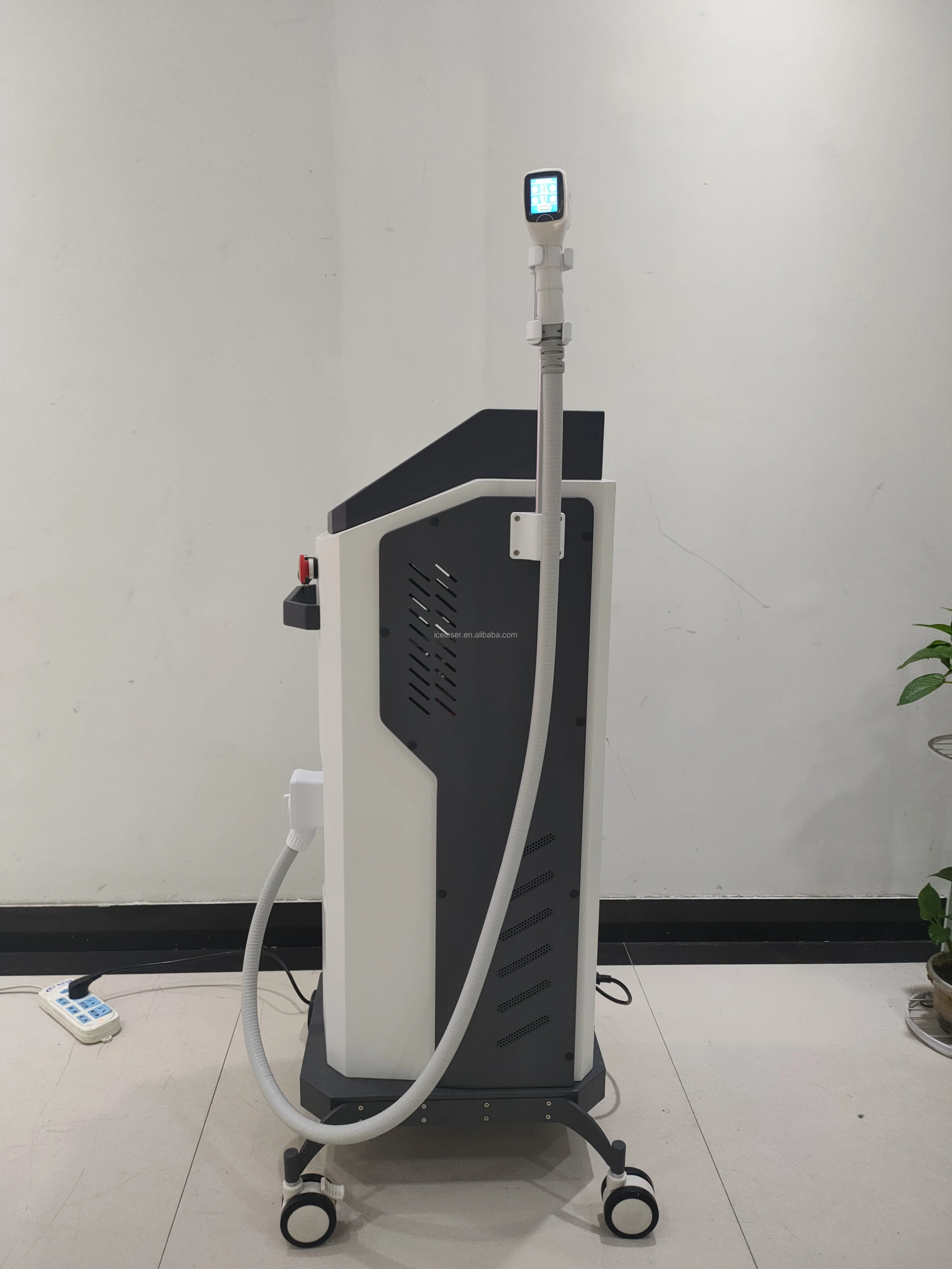 2023 New Laser Hair Removal Equipment Germany Laser Bar 808nm Diode Laser Machine with LCD