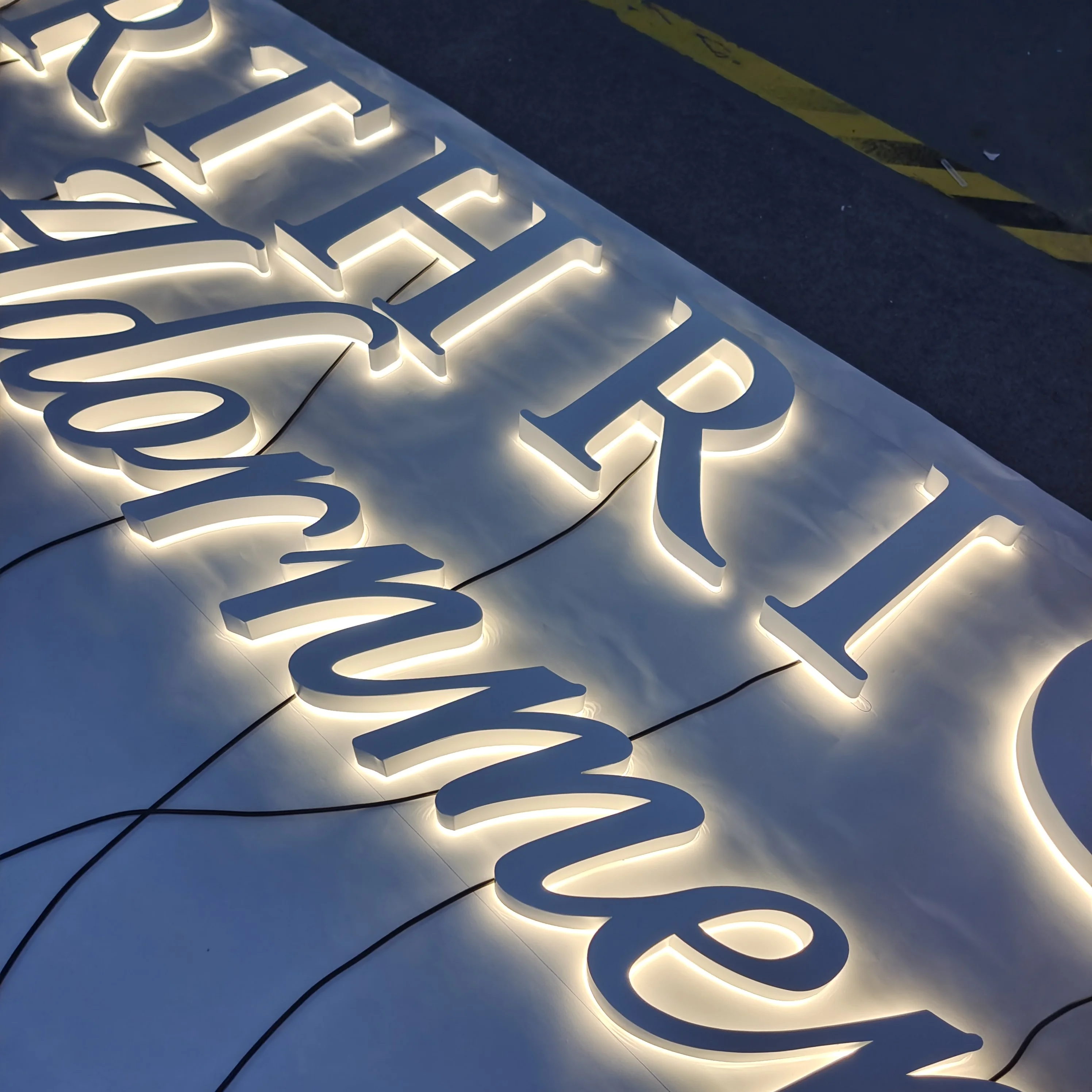 Koncept Hot-Selling 3D Letter Shop Signs Luminous Building Customized Business Signs Logo Outdoor Storefront Led Letters