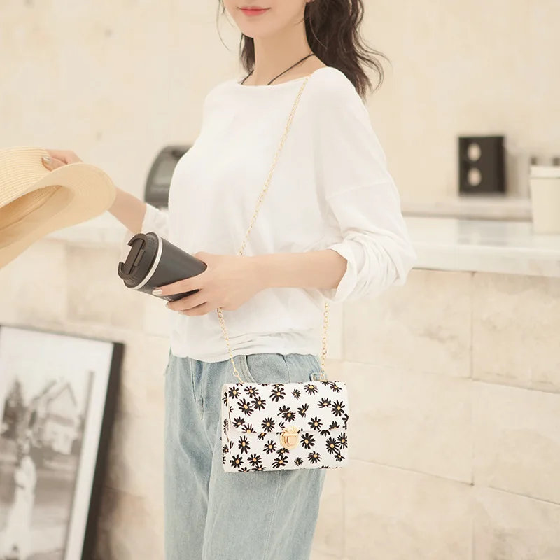 2024 New Small Mobile Phone Tote Bag Fashion Casual Square Chain Shoulder Bag