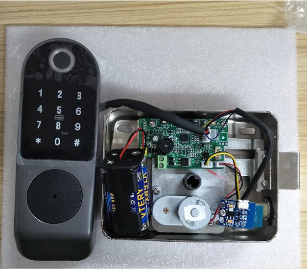 High Quality Digital App Control Tuya /TTlock Smart Life Biometric Fingerprint Password Card Smart Smart Wifi door Lock