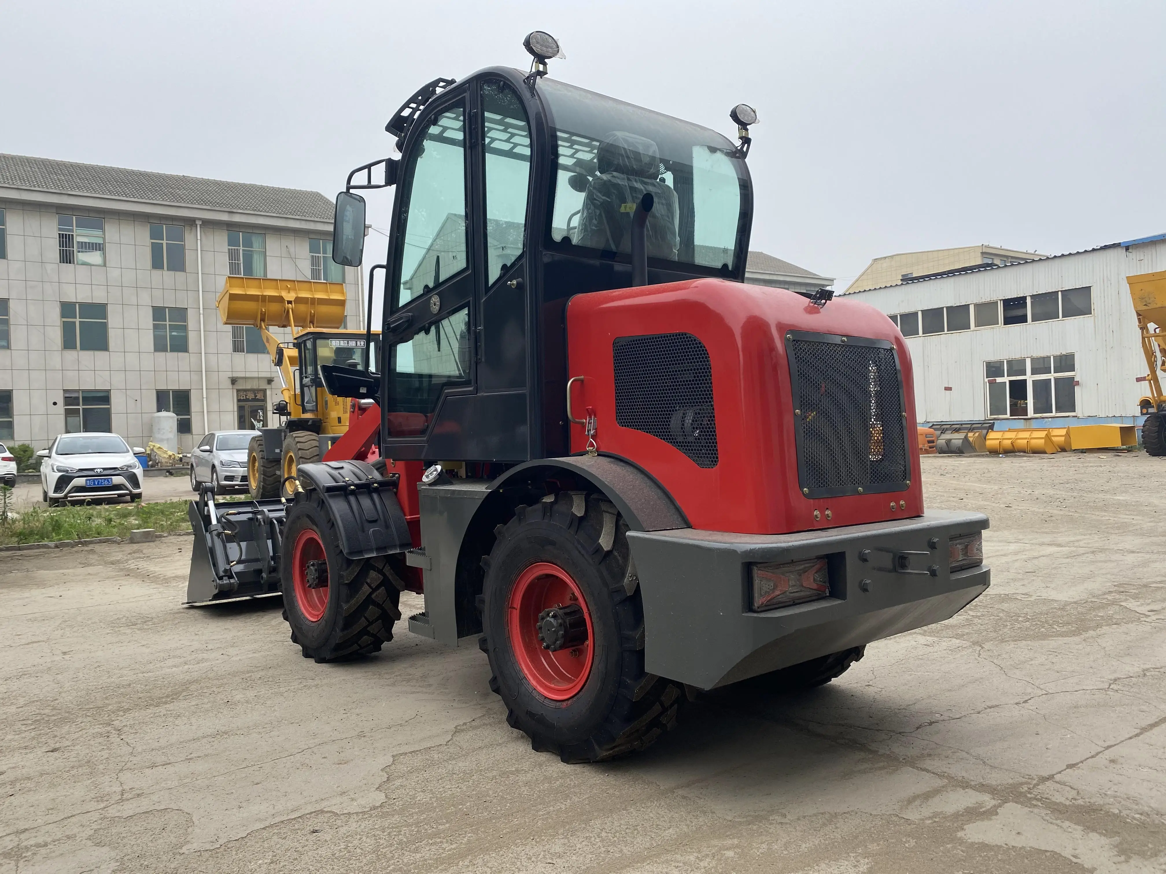 CE ISO factory HUAYA 2 2.5 3 3.5 ton 3000 3500 kg compact Dwarf awning loader crawler mini wheel loader with Euro5/automatic
