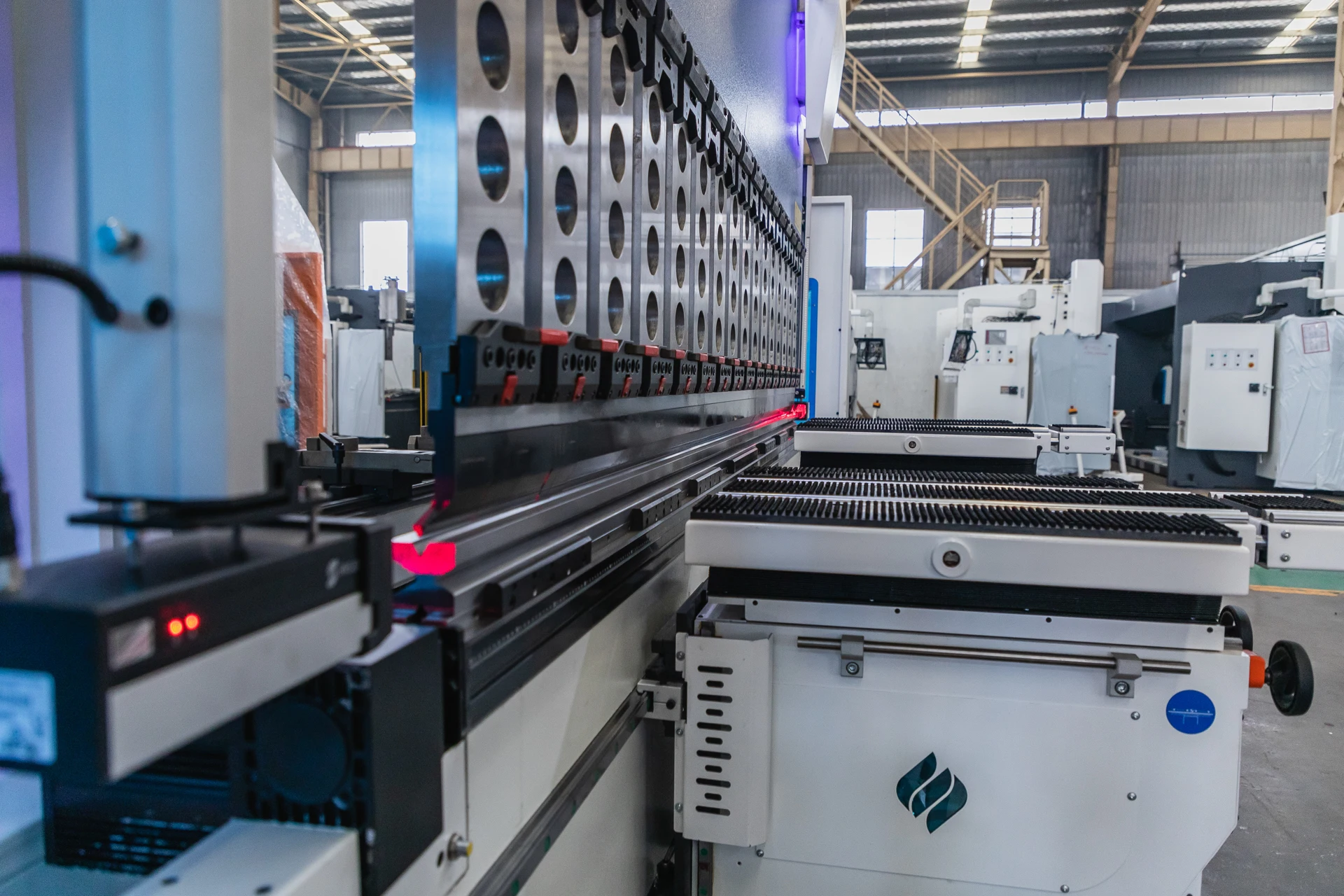 ACCURL CNC Press Brake bending machine press brake global supplier