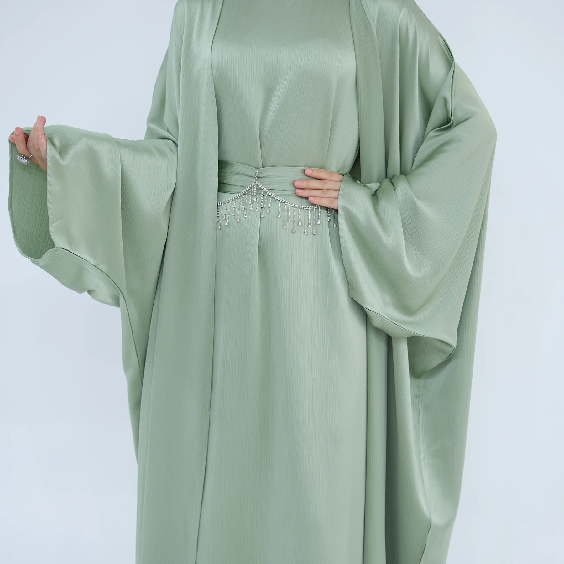 OEM ODM Loriya Abaya 2024 High Quality Luxury 2PCS Abaya Set Shimmer Maxi Dress Satin Inner Slip Dress Wider Belt And Open Abaya