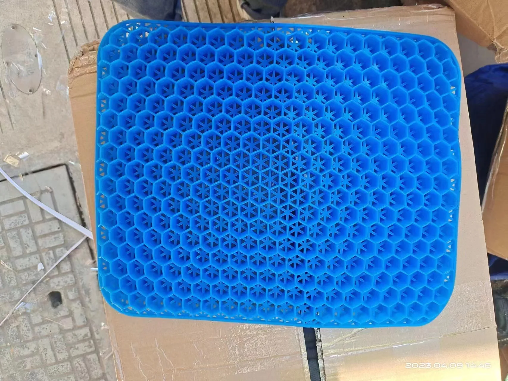 Wholesale Gel Seat Cushion, Soft and Breathable for Long Sitting (Thick & Extra Large), Office Chair, Hip Pain