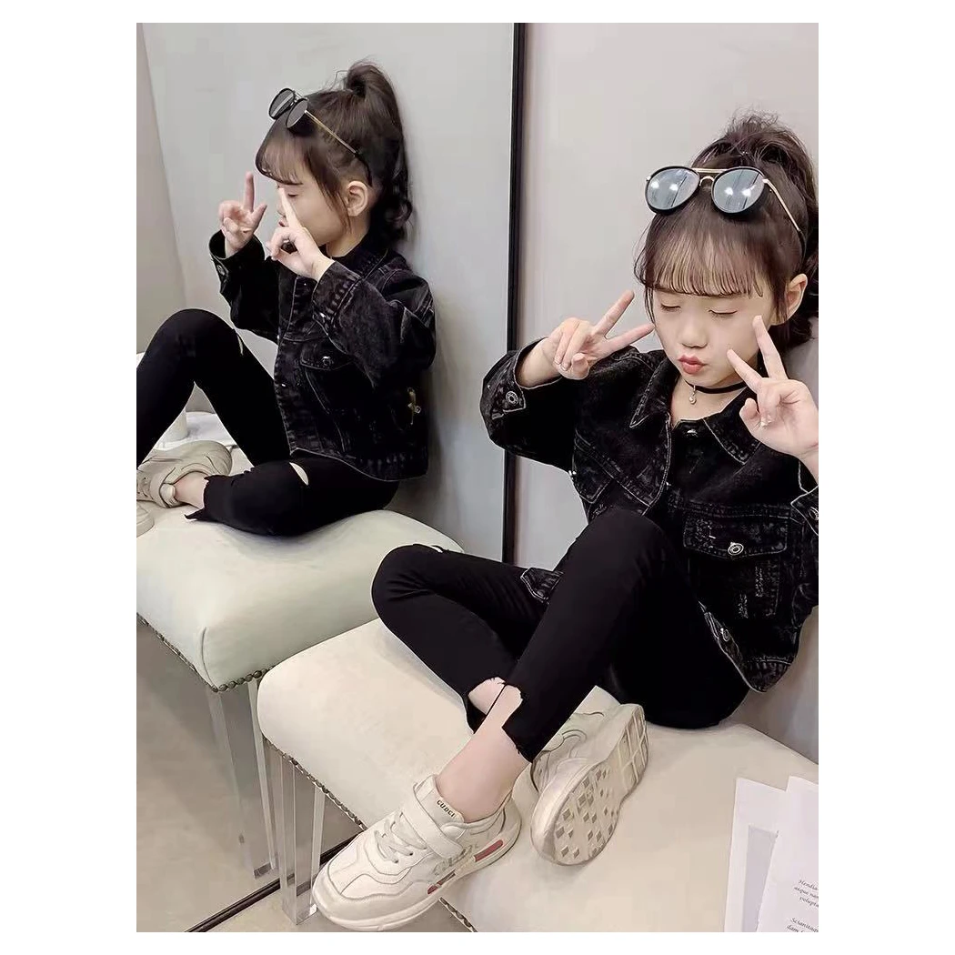 
Fashionable denim jacket with floral embroidery stitching Slightly stretchy soft denim girl jacket Girls denim jacket 