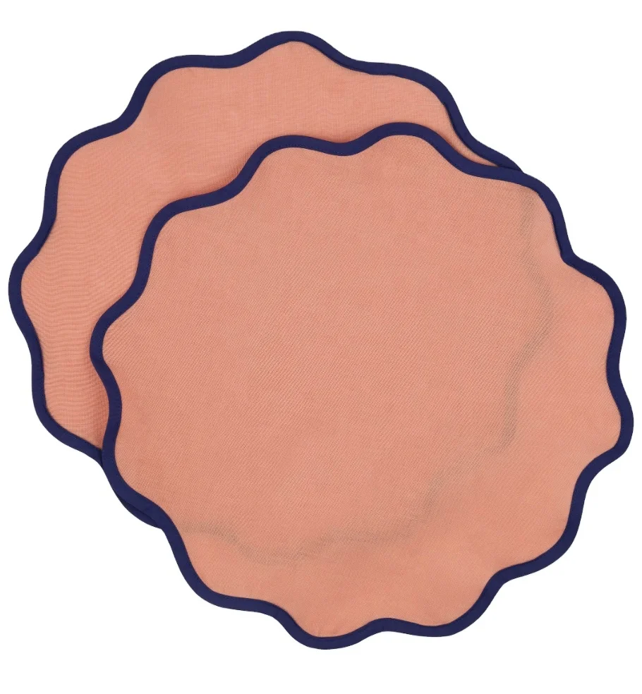 Customized 100% pure linen fabric for linen placemat two-piece set round linen napkins  with a wavy silhouette