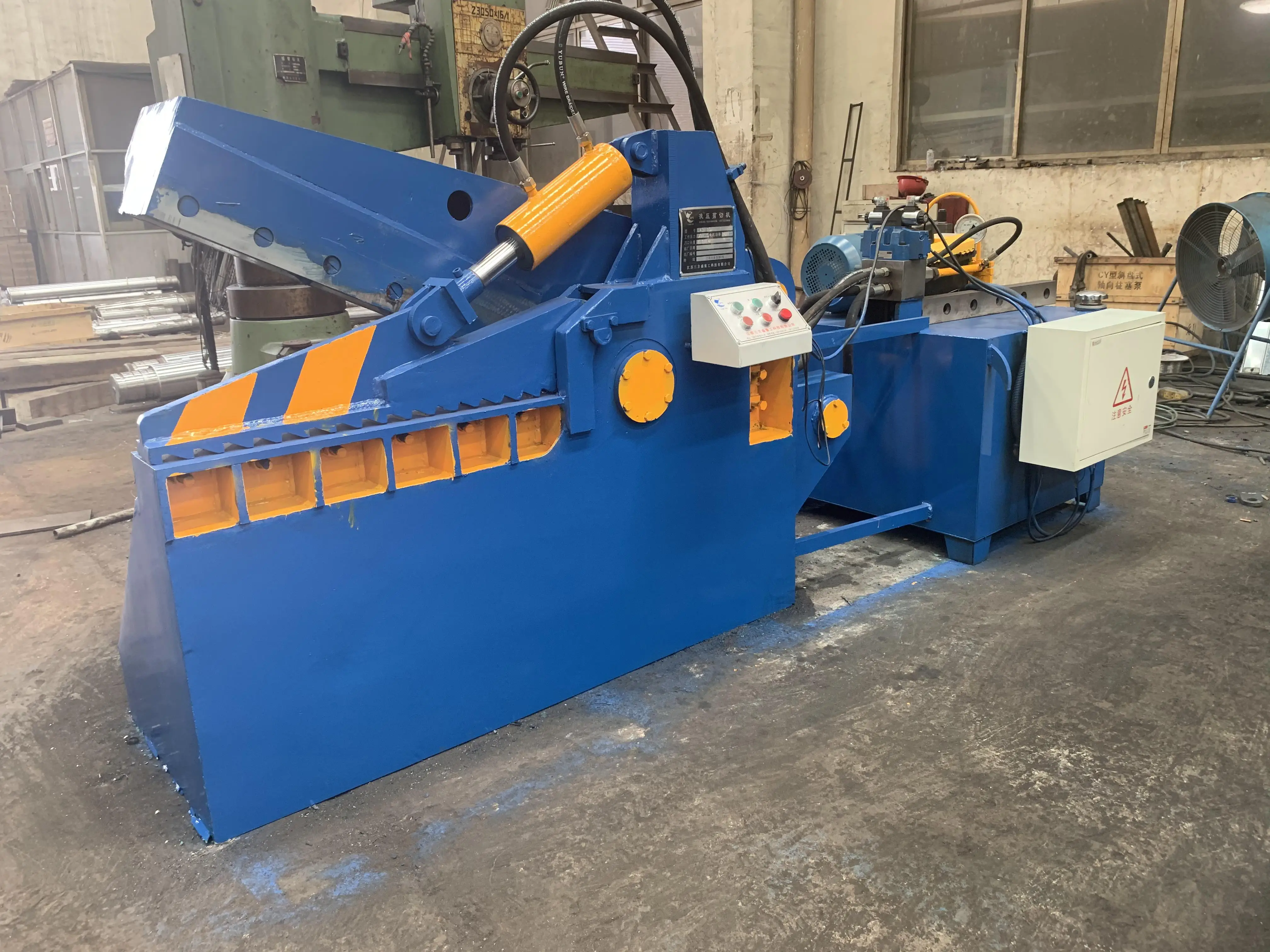 Q43-63 гидравлический стального лома железа Аллигатор отходов металла ножницы для резки листового