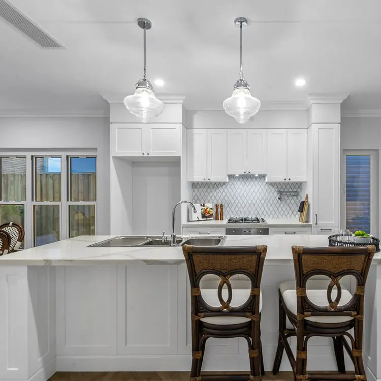 Kitchen cabinet manufacturer in Guangdong made Australia hampton style modular  kitchen cabinet design 2Pac matt white finish