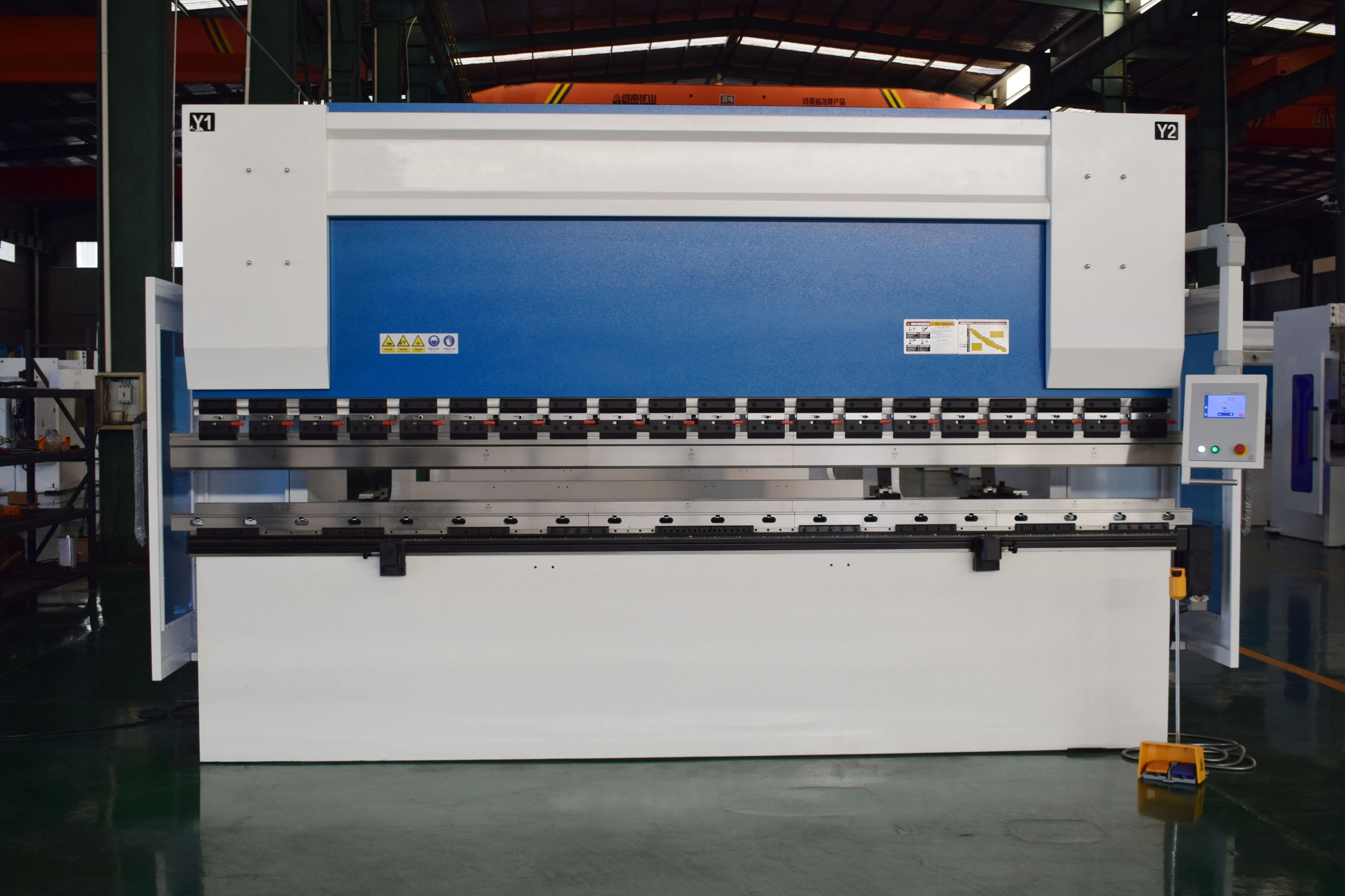 Type high quality MB8-125Ton*3200 Cnc Press brake Stainless steel CNC Bending Machine125Ton with DA52S