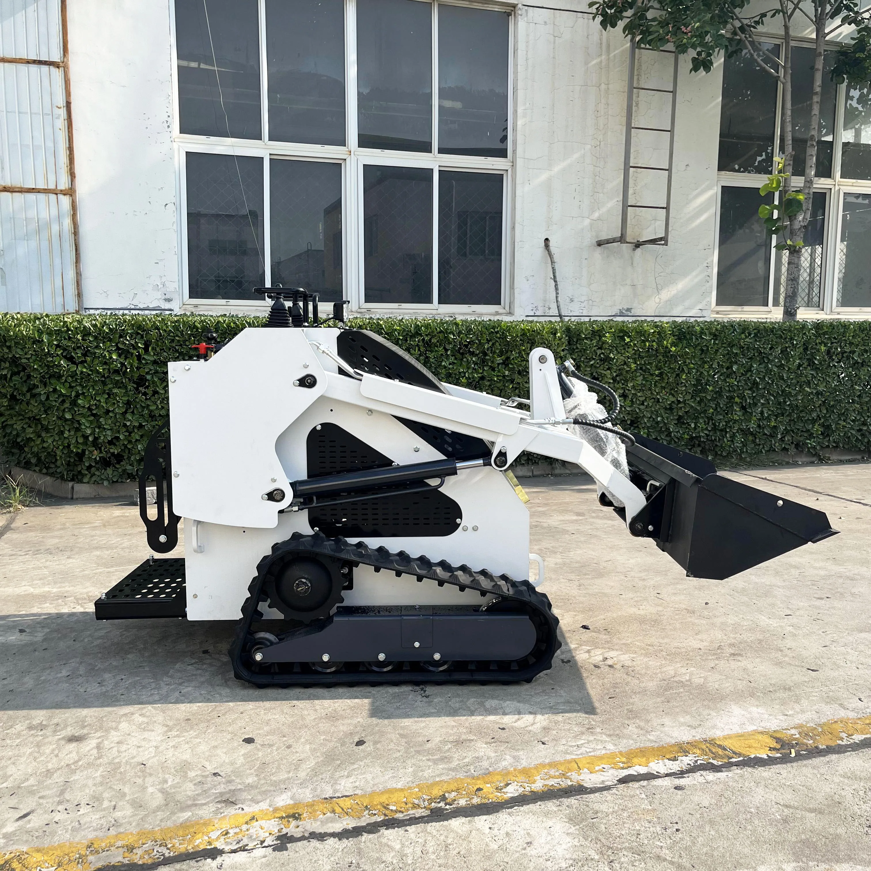 Mini loaders are a good helper for workers at competitive prices