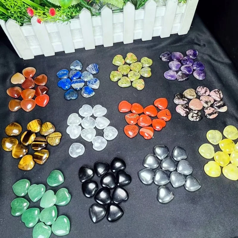 Europe Hot Sale 2CM Natural Crystal Heart Cute Clear Quartz Carving Craft For Healing Gifts Home Decoration