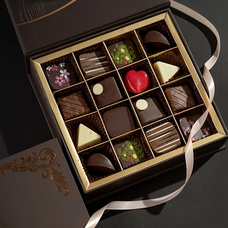 Custom Fancy Cardboard Chocolate macaron box Packaging Magnetic Closure Box