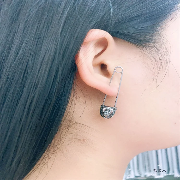 Dainty hypoallergenic jewelry stainless steel animal jewelry snake safety pin earrings for women