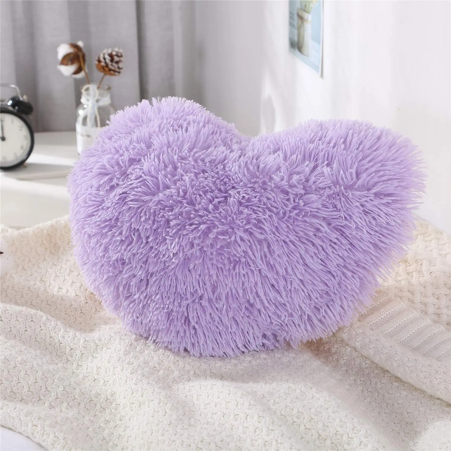 Manufacturers Wholesale-throw-pillows Plush PV Fleece Heart Shape Pillow Throw