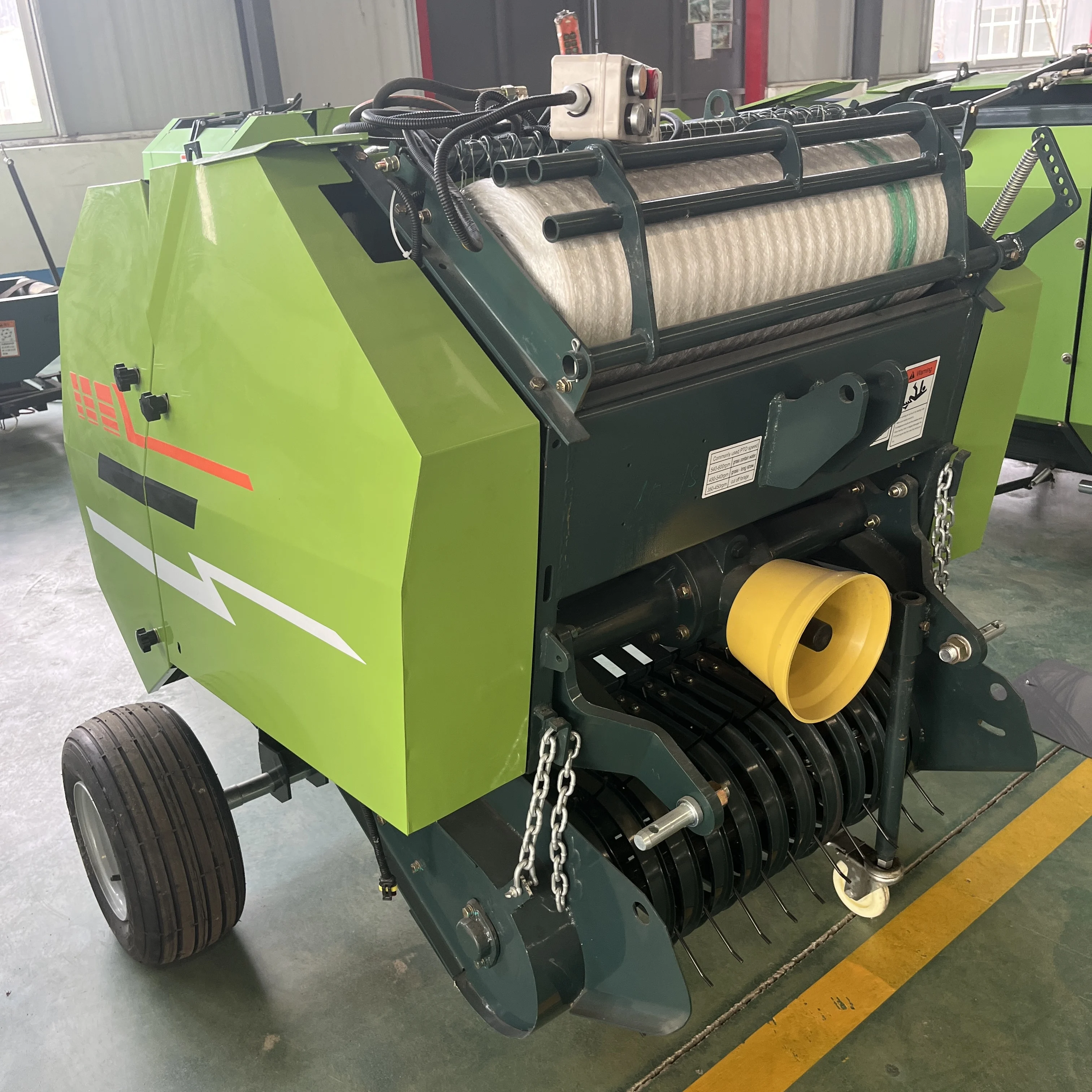 Guoan Factory 1090F net mini hay straw forage alfalfa bale machine small round baler