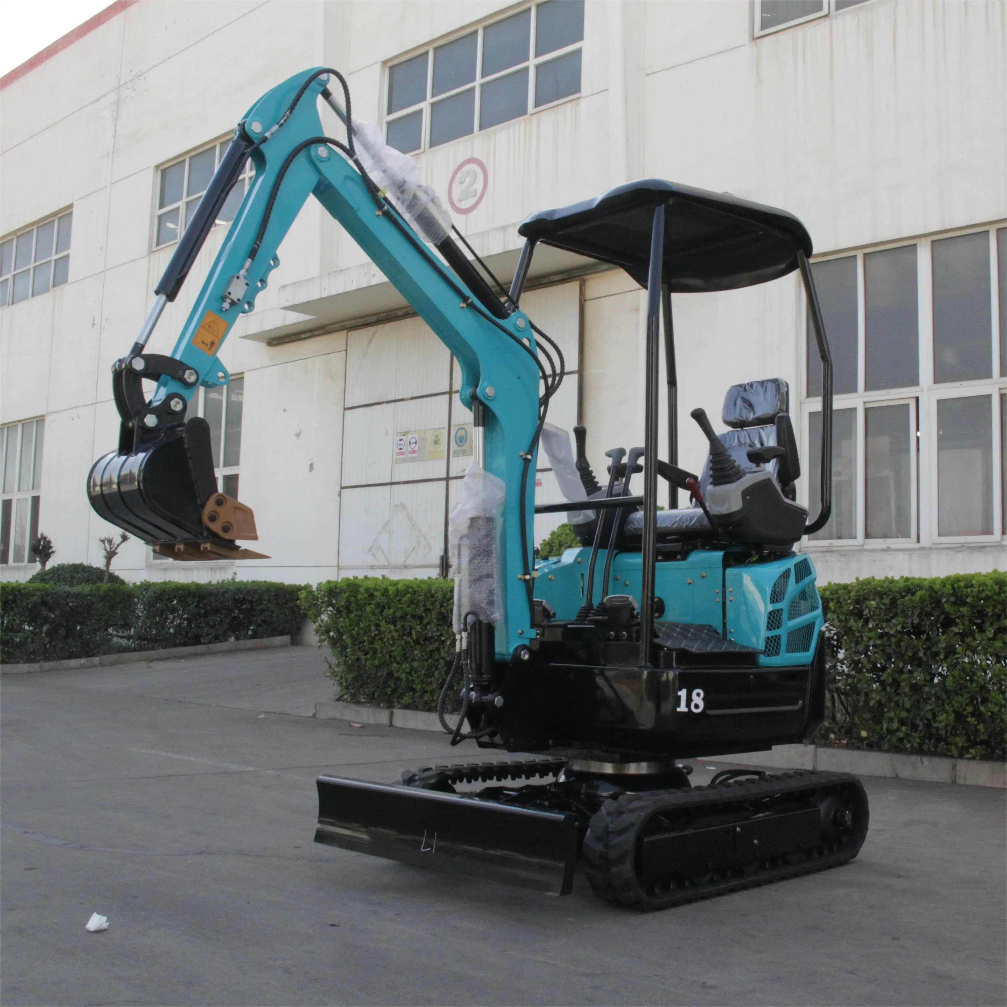 Low price free shipping Construction  Heavy Duty Excavator Telescopic crawler boom side swing Multi purpose small mini excavator