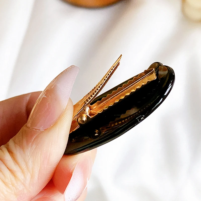 Ins Hot Selling Cute Cat Hair Barrettes 4cm Colorful Acetate Small Kitty Duckbill Hair Clips Accessories For Kids Girls