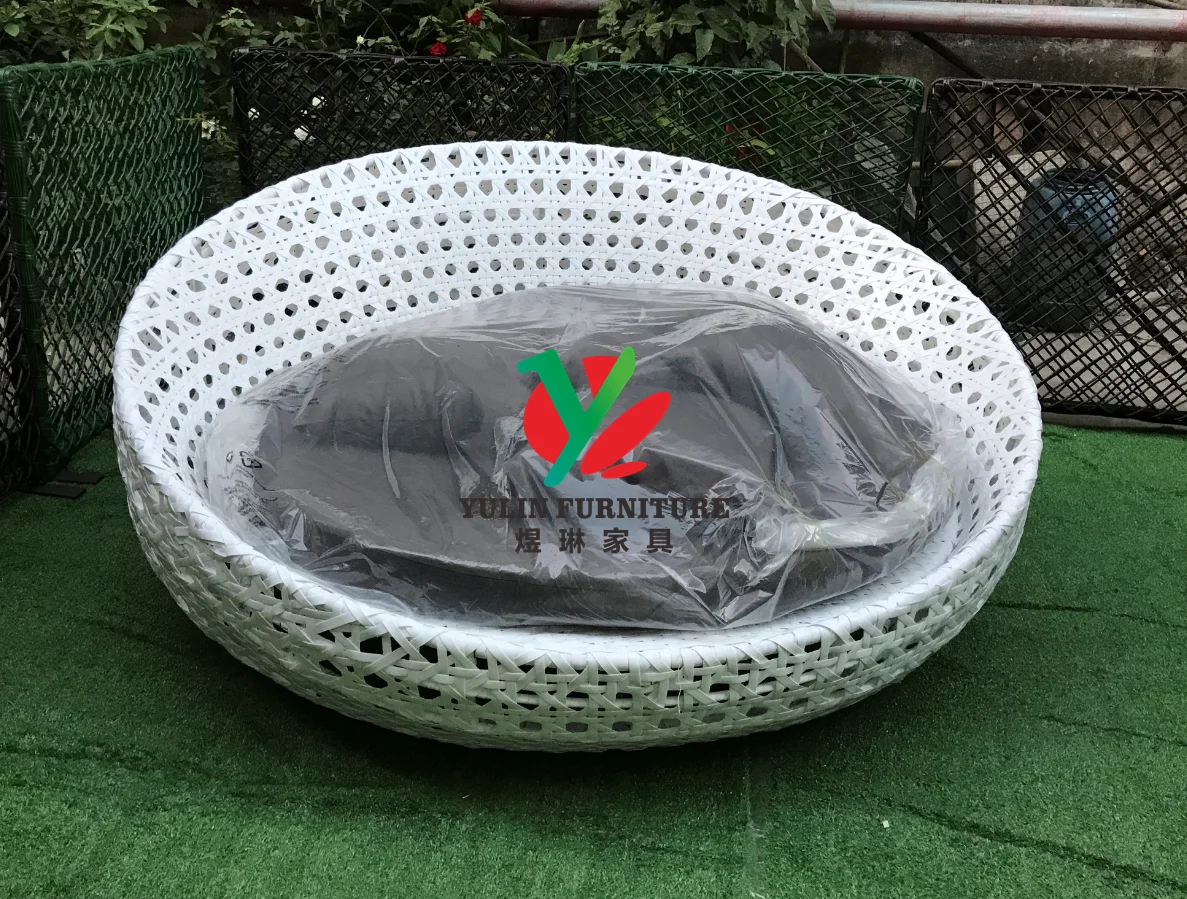 Hotel outdoor swimming pool sun pool lounger for pool side