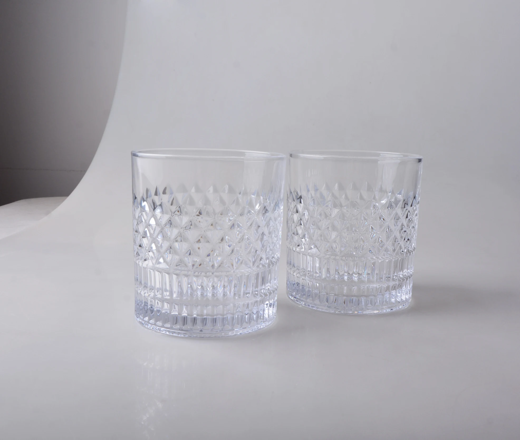 Luxury Diamond Decanter and 2 Whisky Glass Set