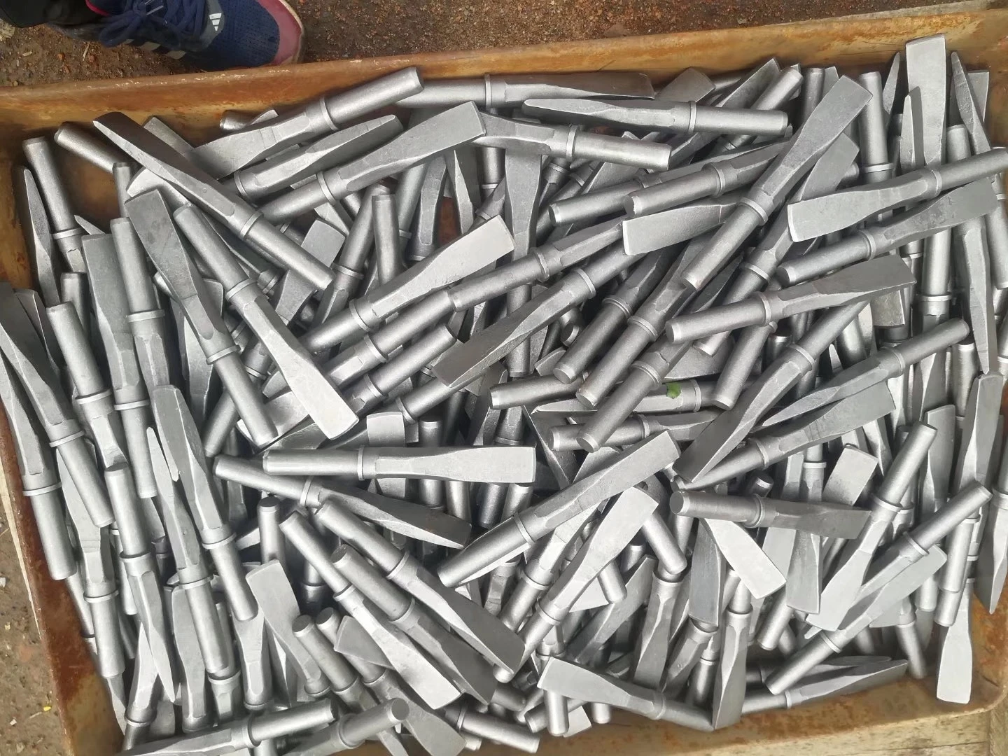 Factory Direct Sales  Hex pneumatic jet metalworking chisel 32*150*500mm