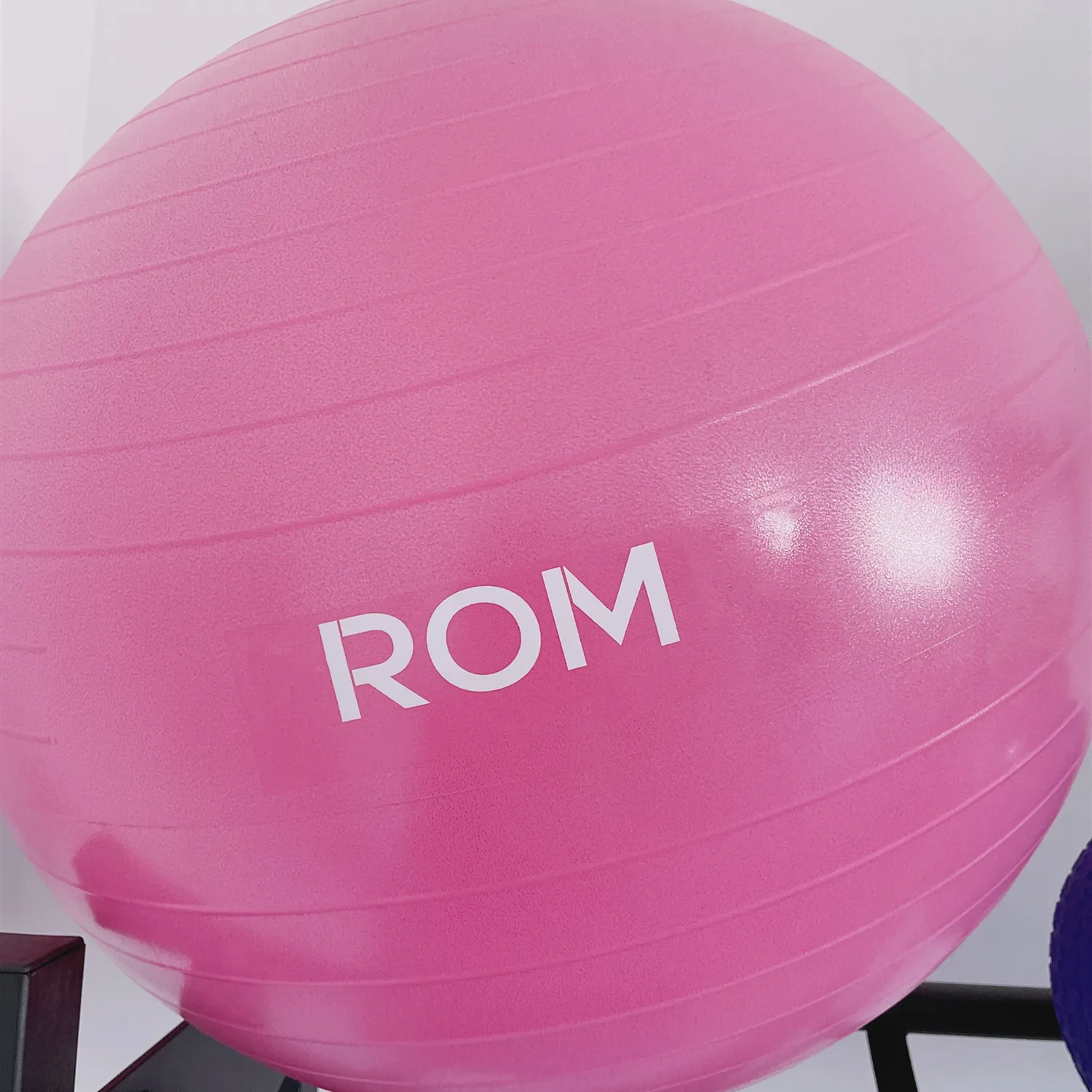 Wholesale Custom Logo PVC 65cm Anti-Burst and Anti-slip Swiss Fitness Birthing yoga Ball exercise ball