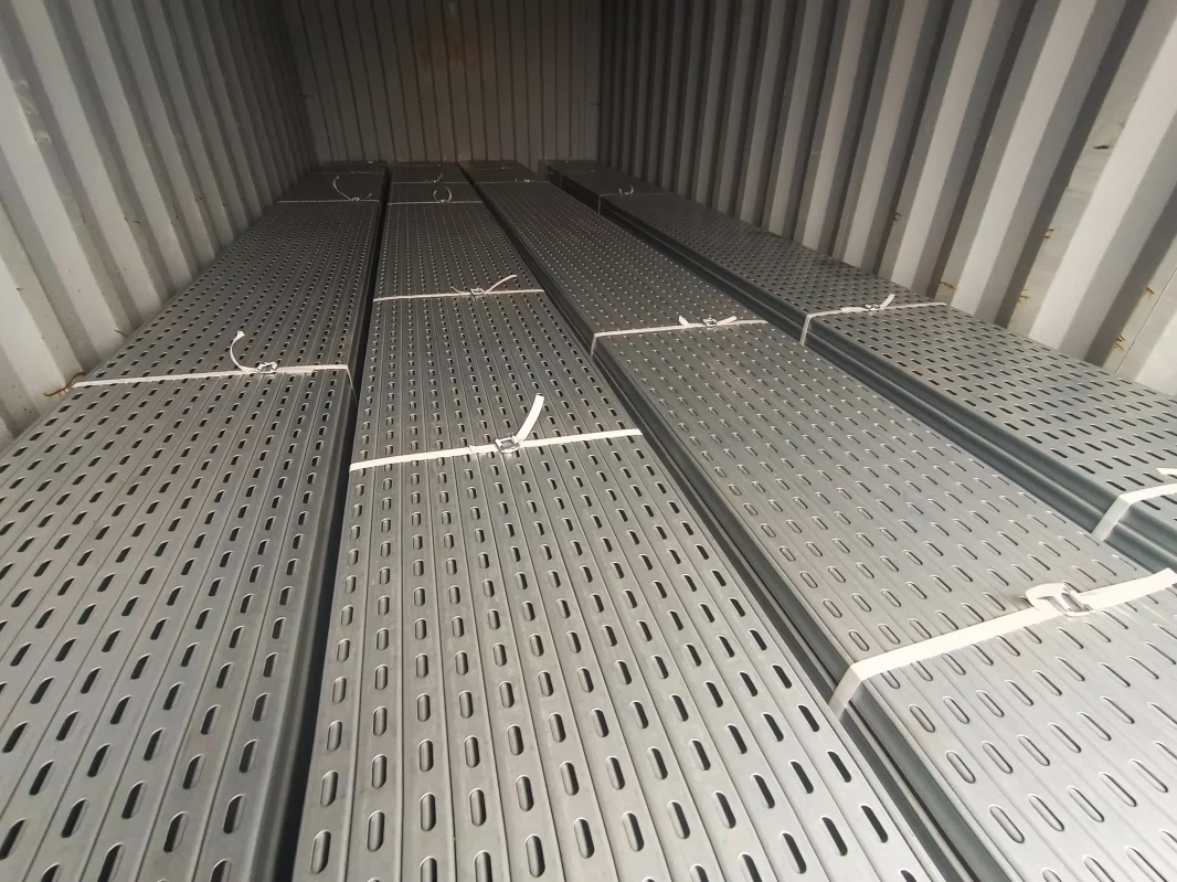 China Manufactory Solar Structure Steel Solar Rail for PV Mounting System