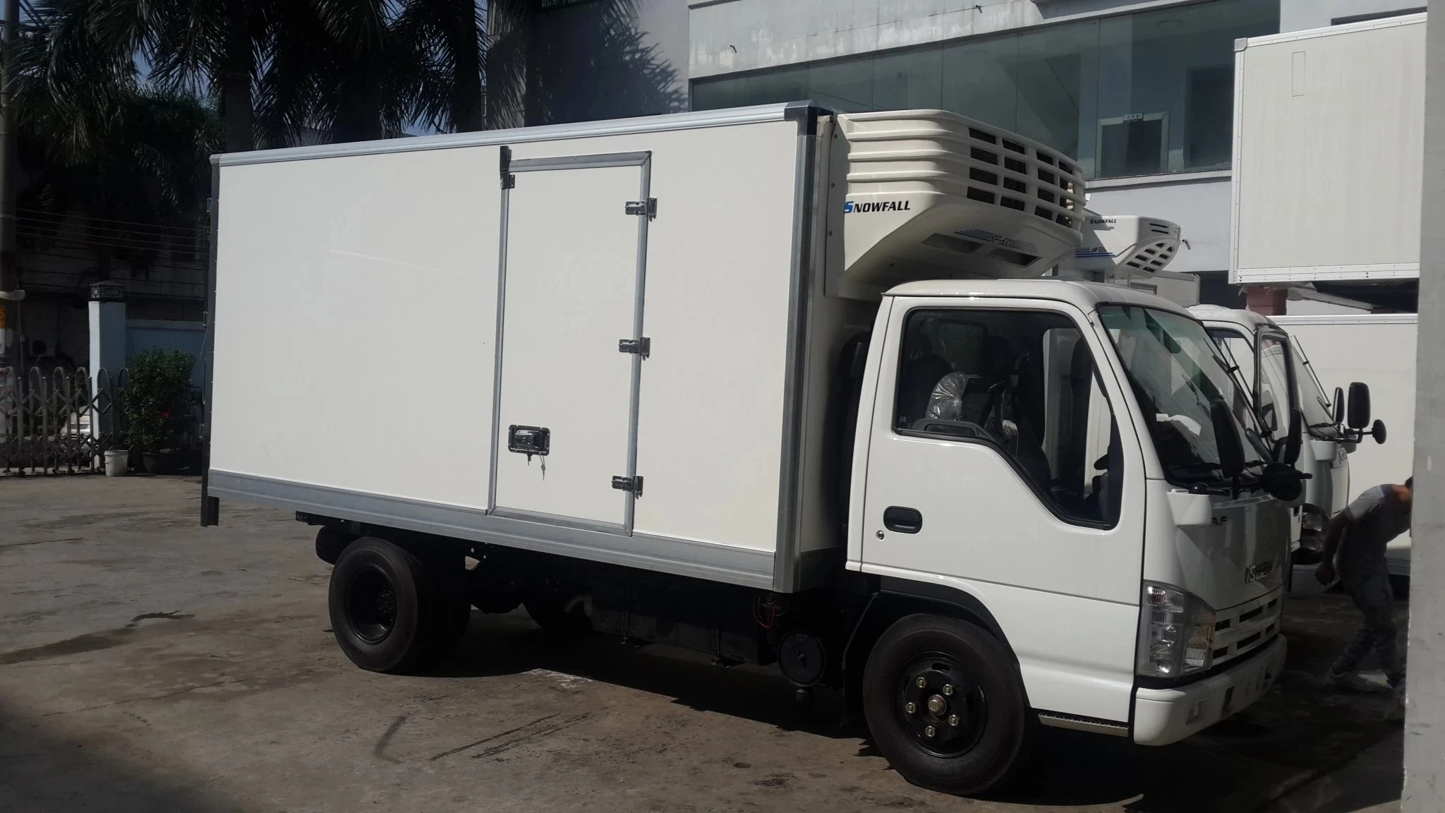 ISUZU 4X2 Cheap Price Refrigerated Van Truck 120HP EURO 2/3/4/5 Left Hand Drive/right Drive Cargo