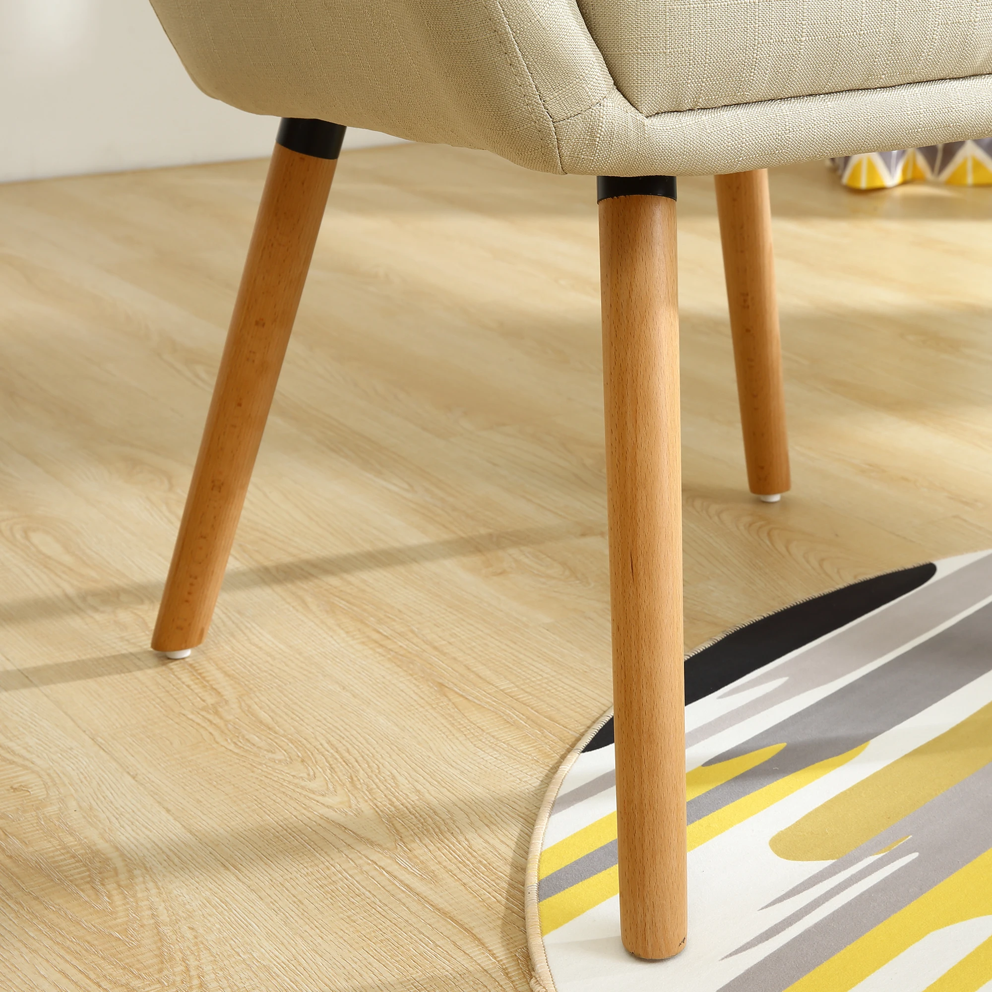 Современный стул для гостиной с деревянными ножками тканевый мягкий стул