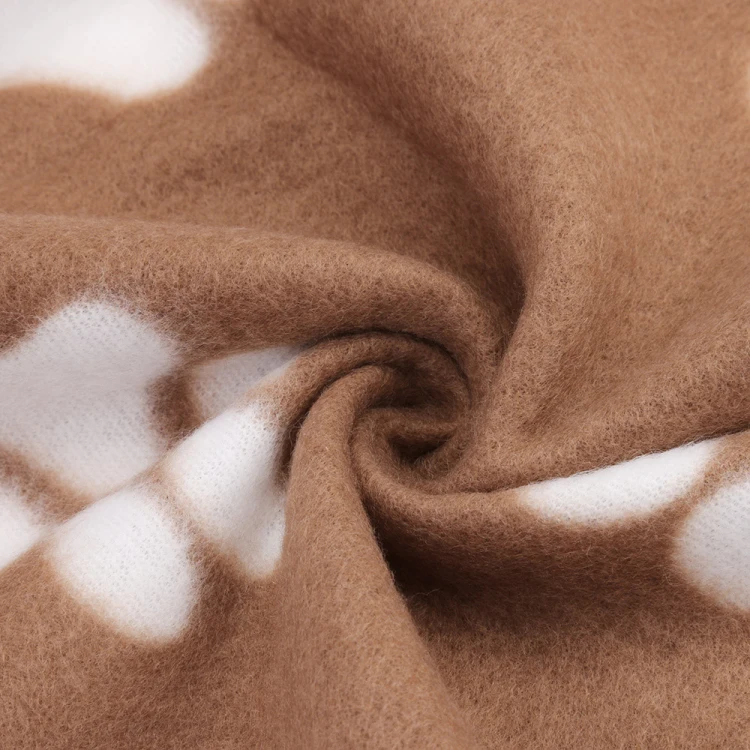 BSCI Soft New Style Custom Printing Cute Pet Blanket Warm christmas Paw Print Puppy Fleece Pet Throw Blanket