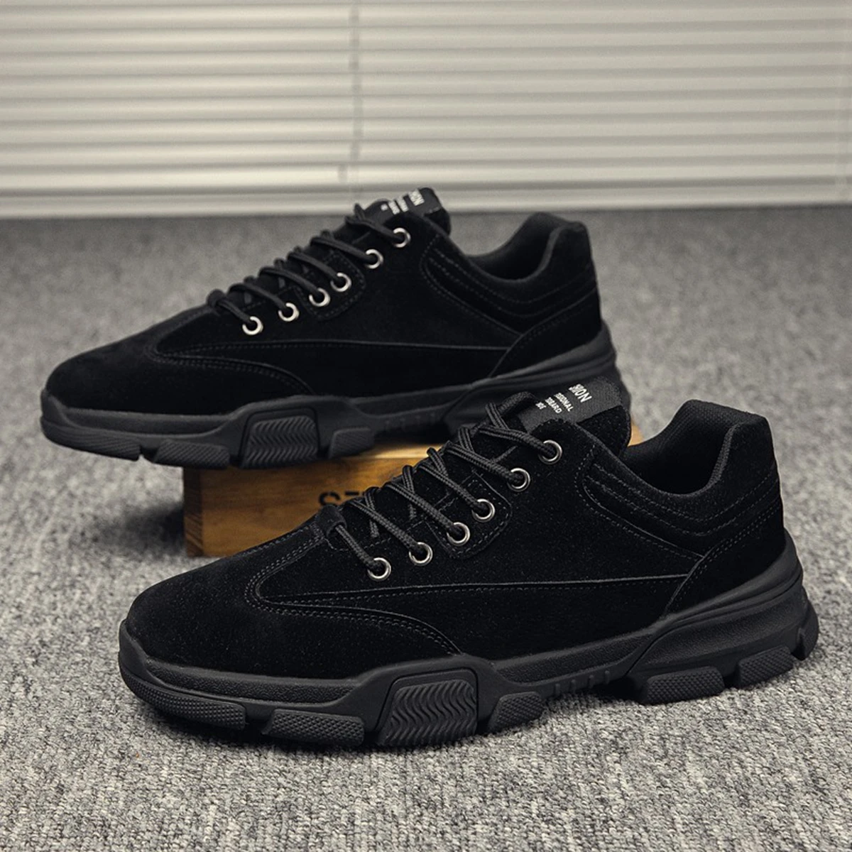 READY STOCK Mens Sneakers Super Light Casual Shoes Sport Black Casual Shoes