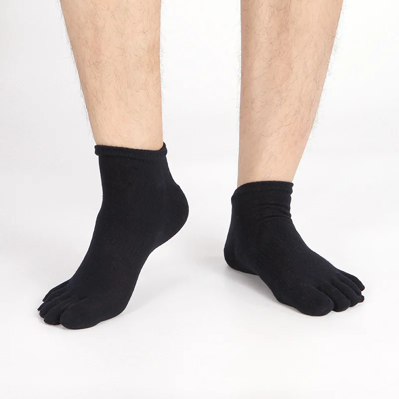 Cheap wholesale plain mens five finger toe cotton knit white ankle socks