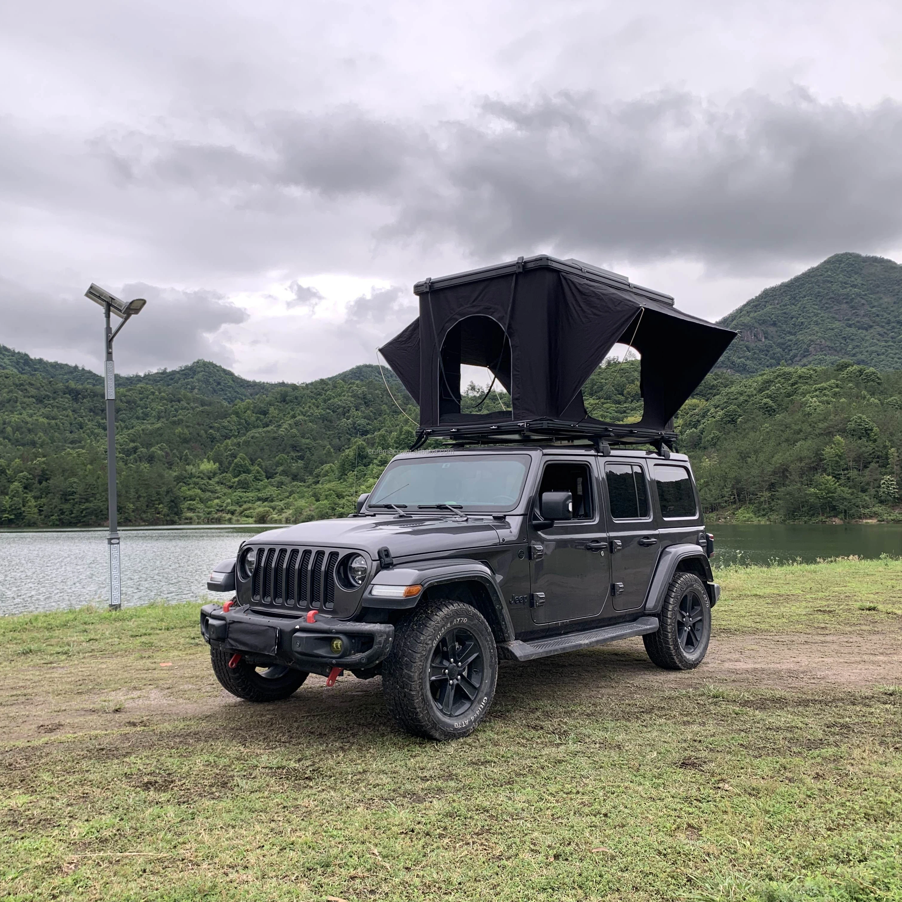 Camping Aluminum 130cm Outdoor Hiking Rooftop Roof Top Car Tent Clamshell Hard Shell Top Roof Tent