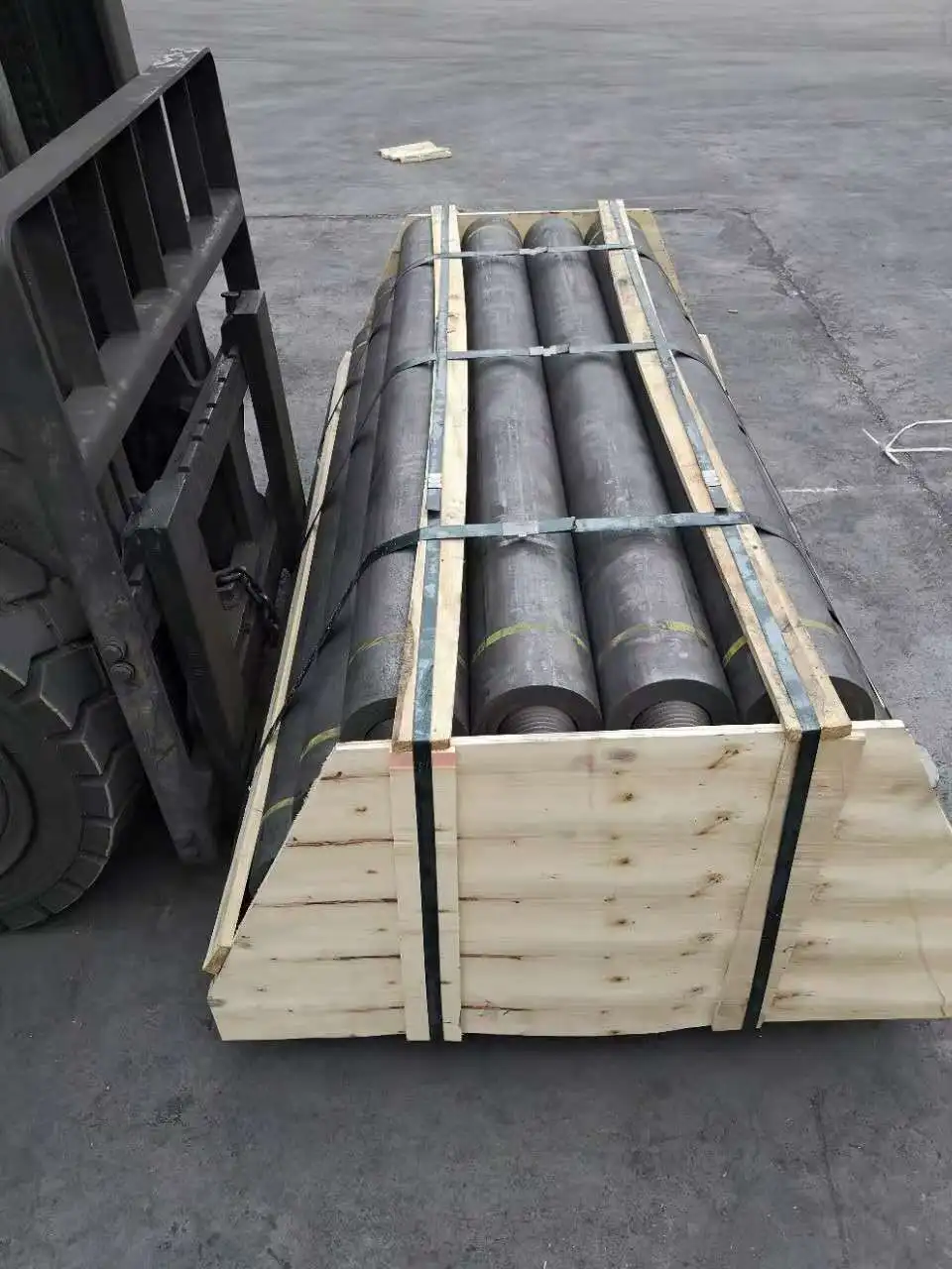 
Ultra High Power Graphite Electrodes for Steel Making 