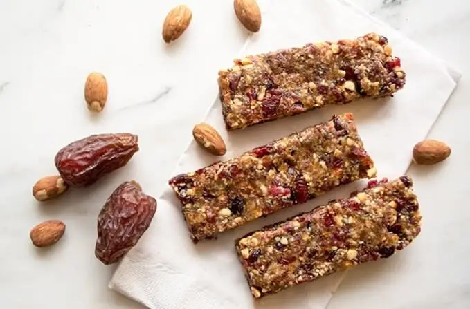 Energy bar extruder making machine